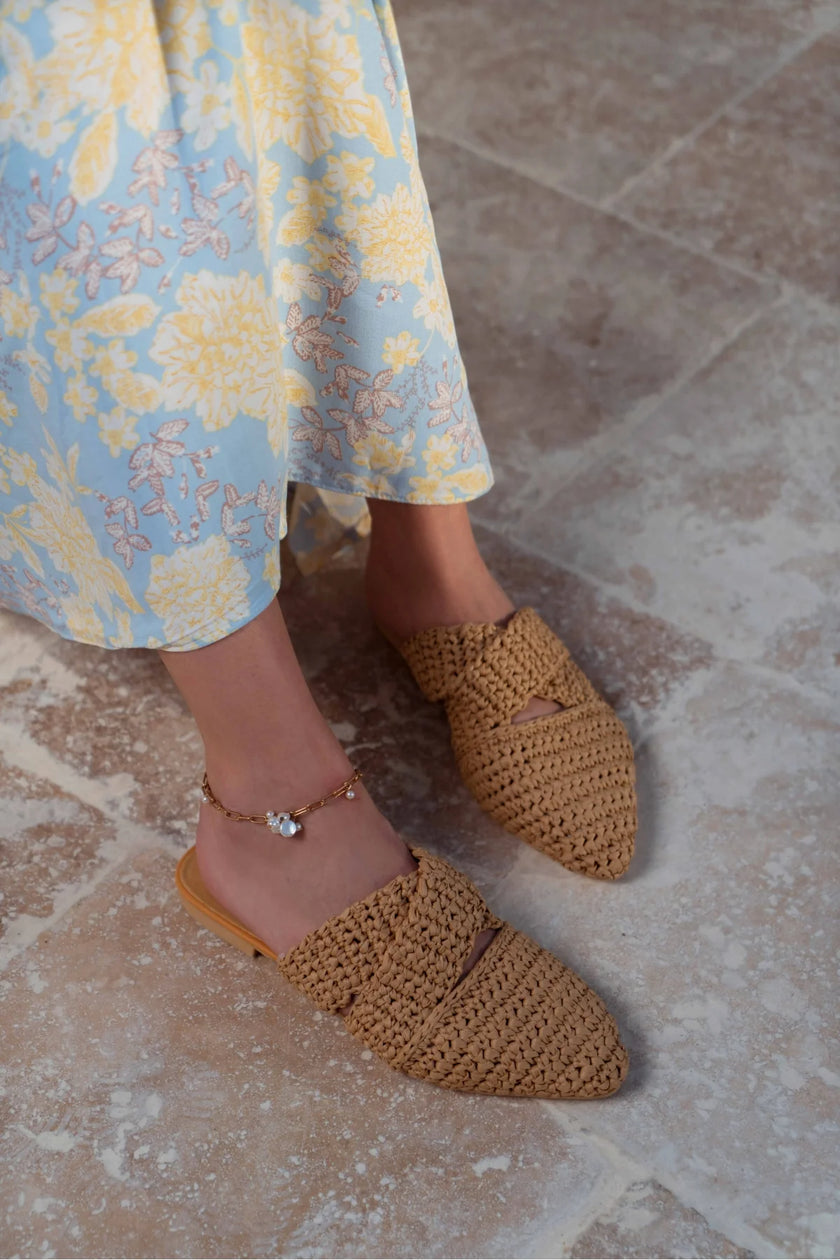 LAILA TABA KNITTED WOMEN'S SLIPPERS WITH CROSS STRAP DETAIL