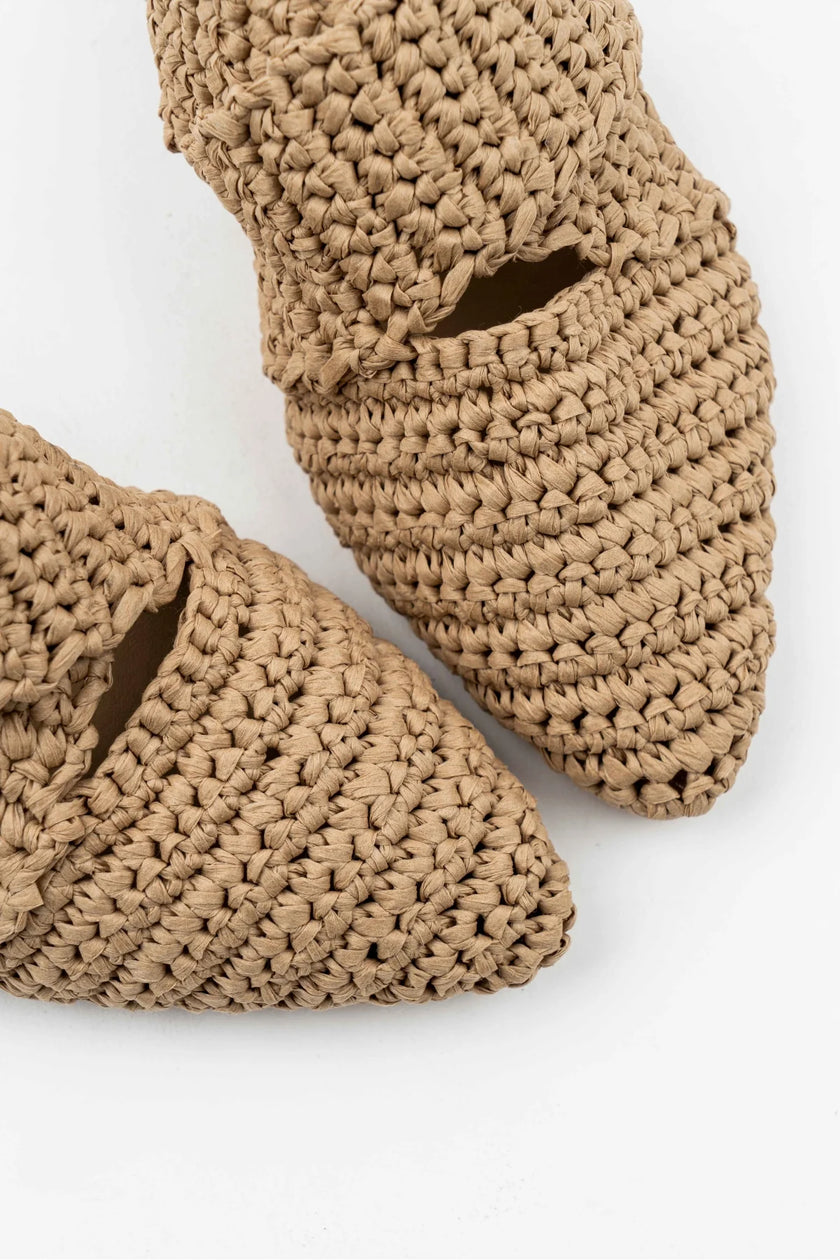 LAILA TABA KNITTED WOMEN'S SLIPPERS WITH CROSS STRAP DETAIL
