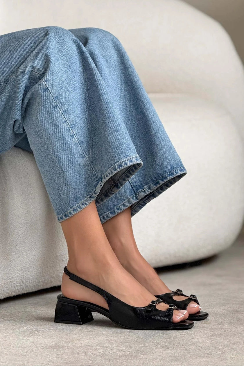 Ernest Black Wrinkled Matte Belt Detailed Short Heeled Women's Sandals