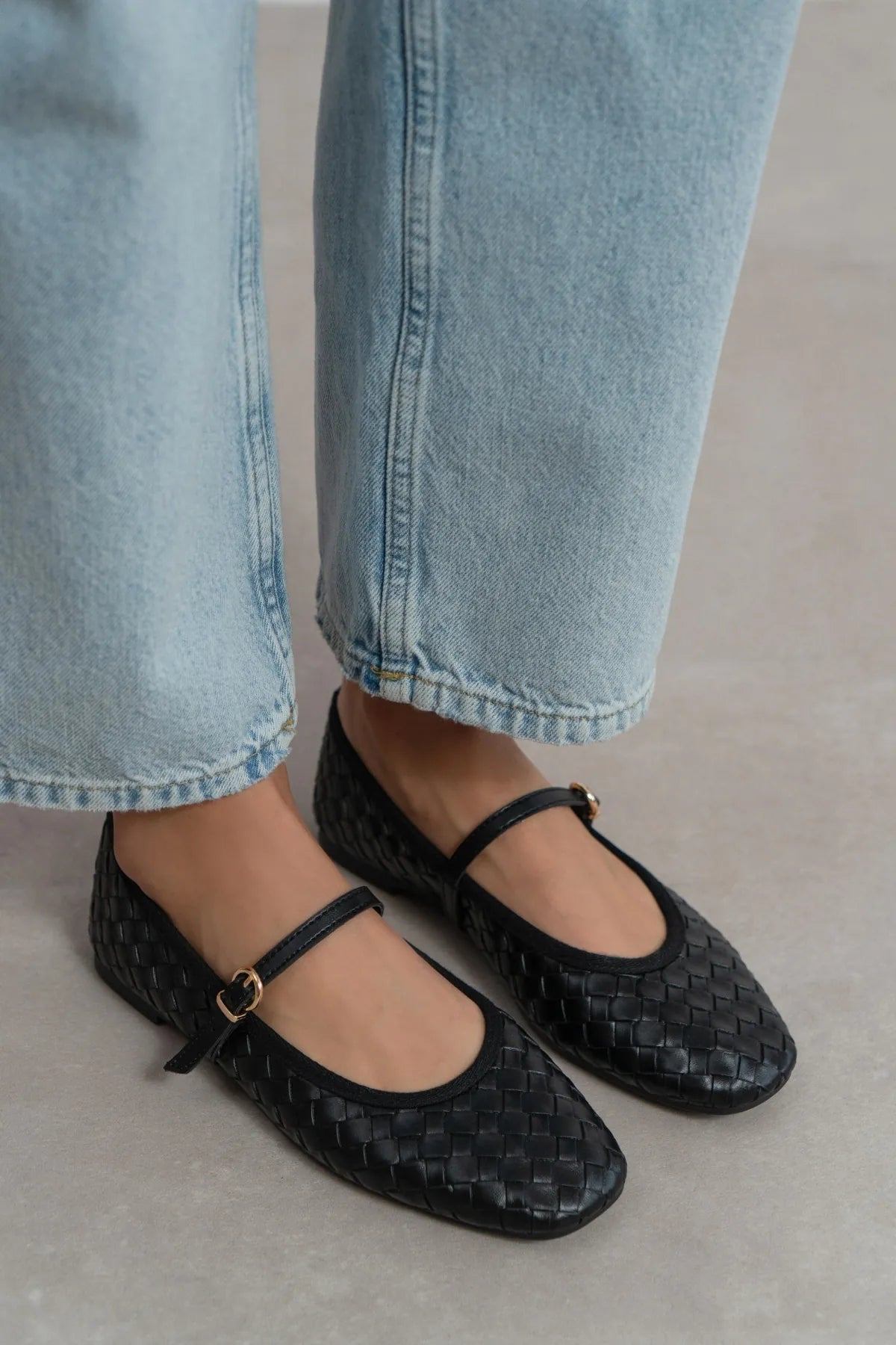 JEREMI Black Pattern Matte Buckle Detail Women’s Ballet Flats
