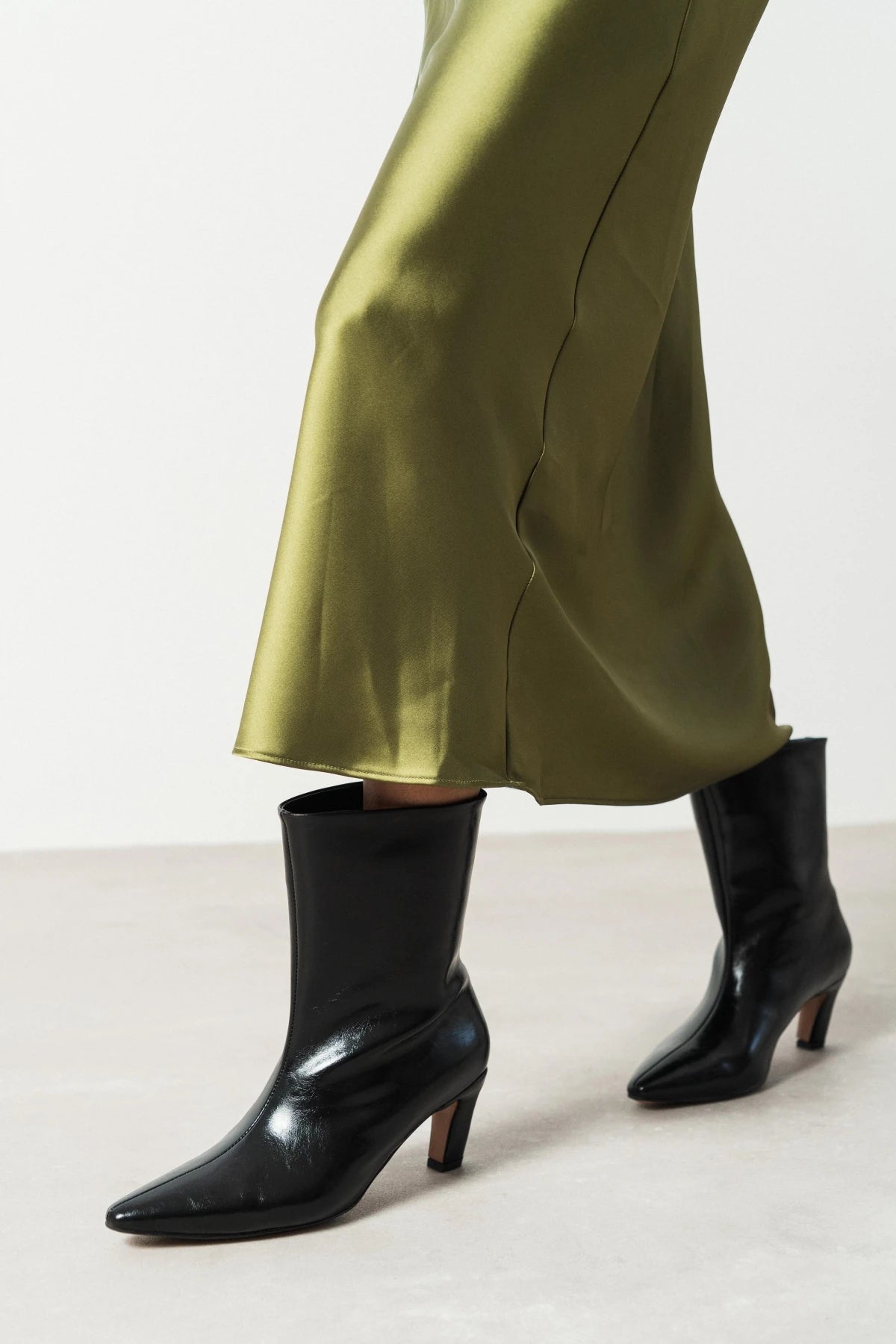 SHOWER BLACK RUSTIC PATTERNED WOMEN'S HIGH-HEEL BOOTS