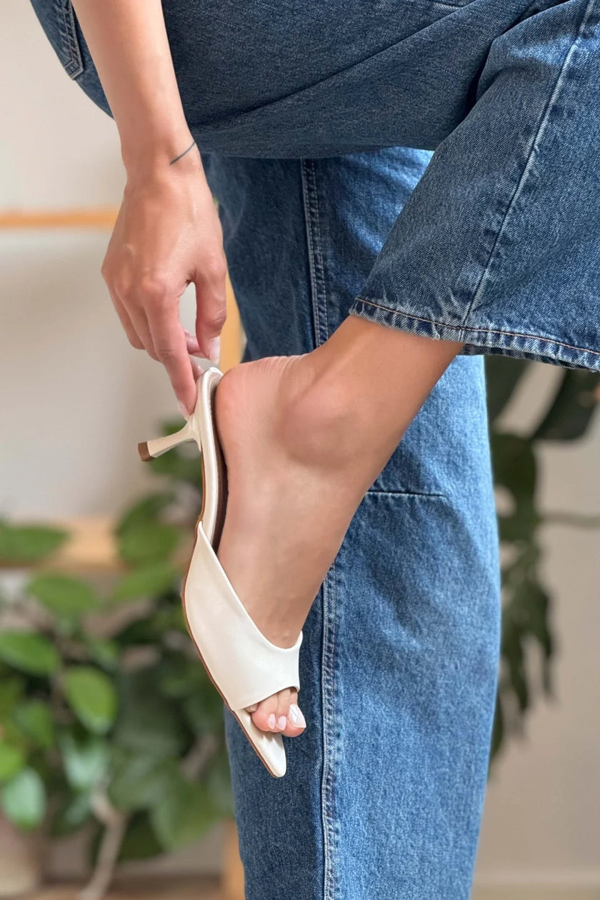 PROMİSE BEIGE RAŞEL RUSTIC PATTERNED POINTED TOE WOMEN'S THIN HEEL SLIPPERS