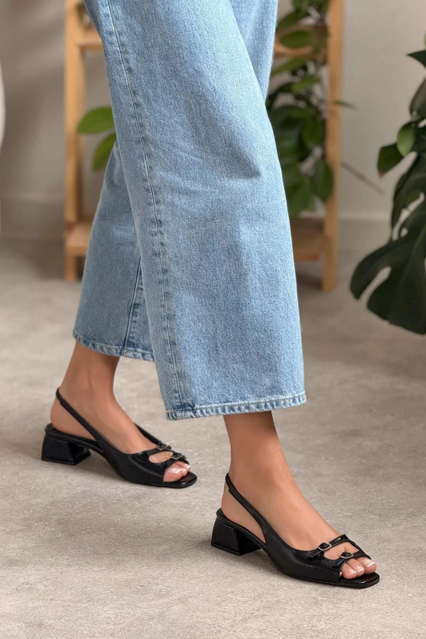 Ernest Black Wrinkled Matte Belt Detailed Short Heeled Women's Sandals