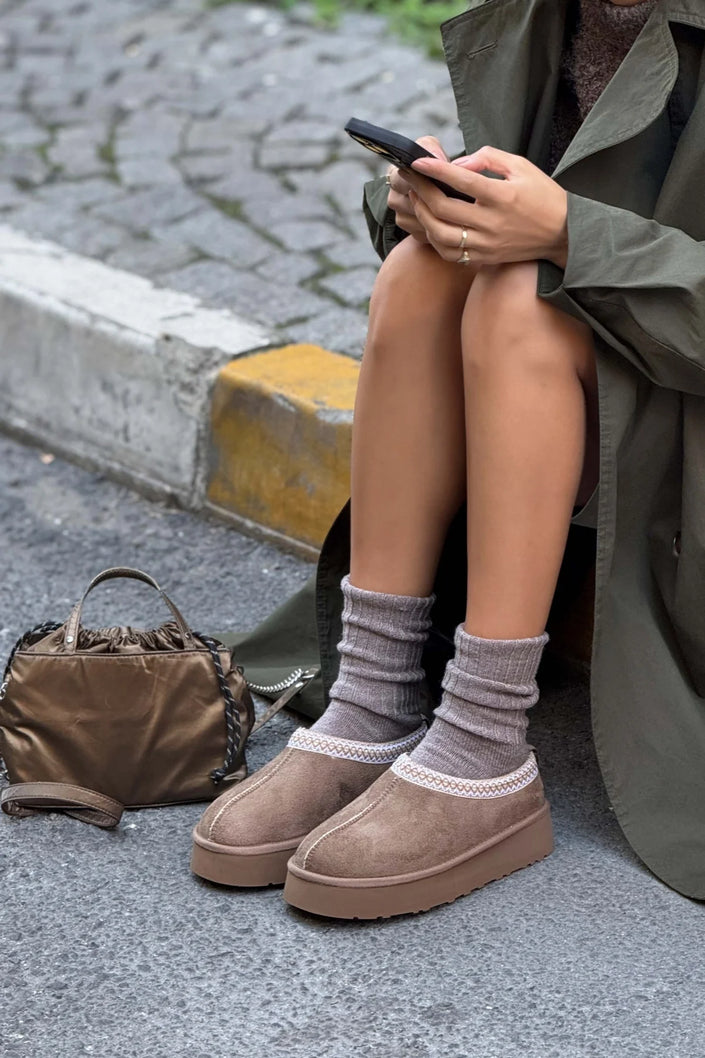 SWEET DARK BEIGE SUEDE FLAT-SOLED HOME SLIPPERS WITH FUR INSIDE