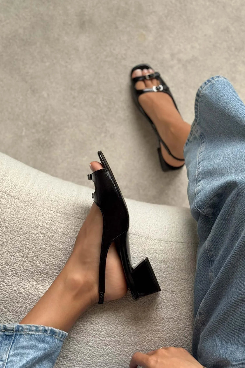 Ernest Black Wrinkled Matte Belt Detailed Short Heeled Women's Sandals