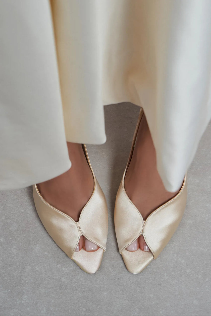 ROXY Butter Yellow Satin Ankle Strap Open Toe Women’s Heels
