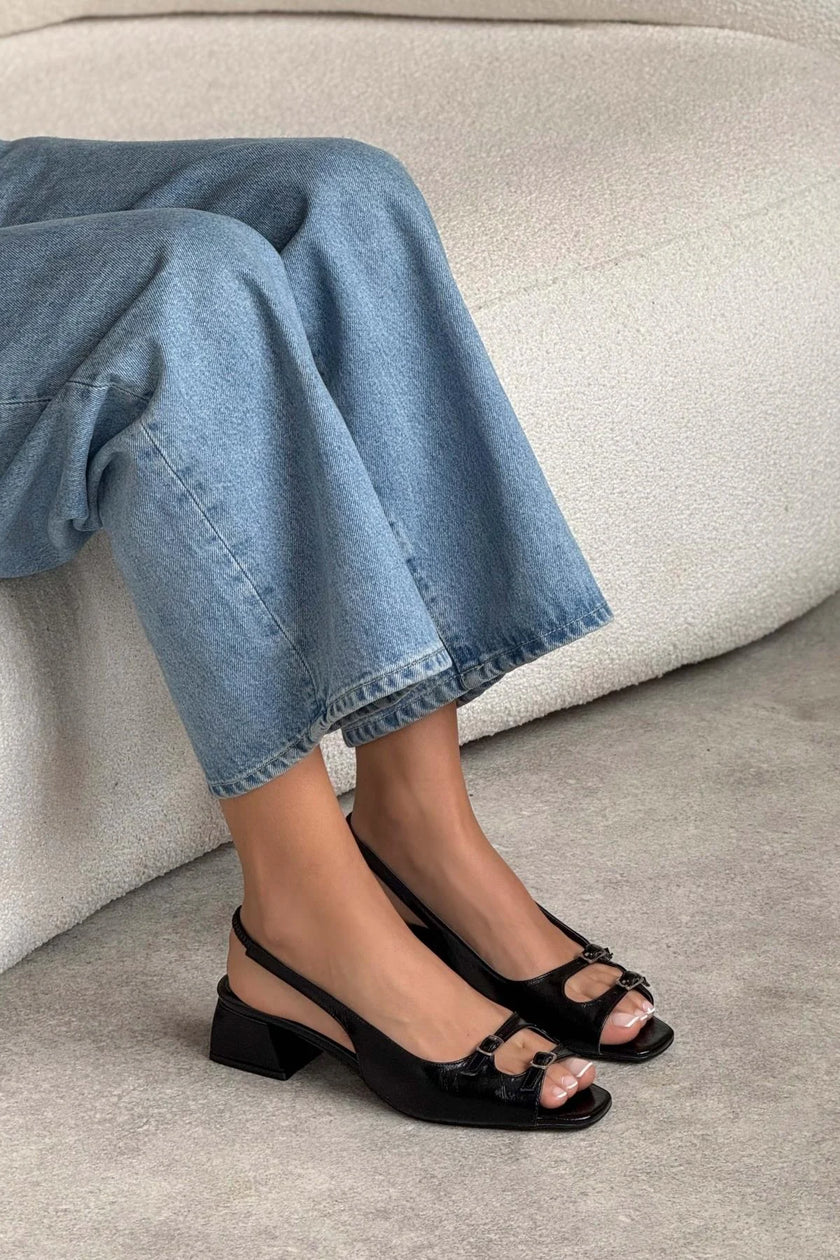 Ernest Black Wrinkled Matte Belt Detailed Short Heeled Women's Sandals