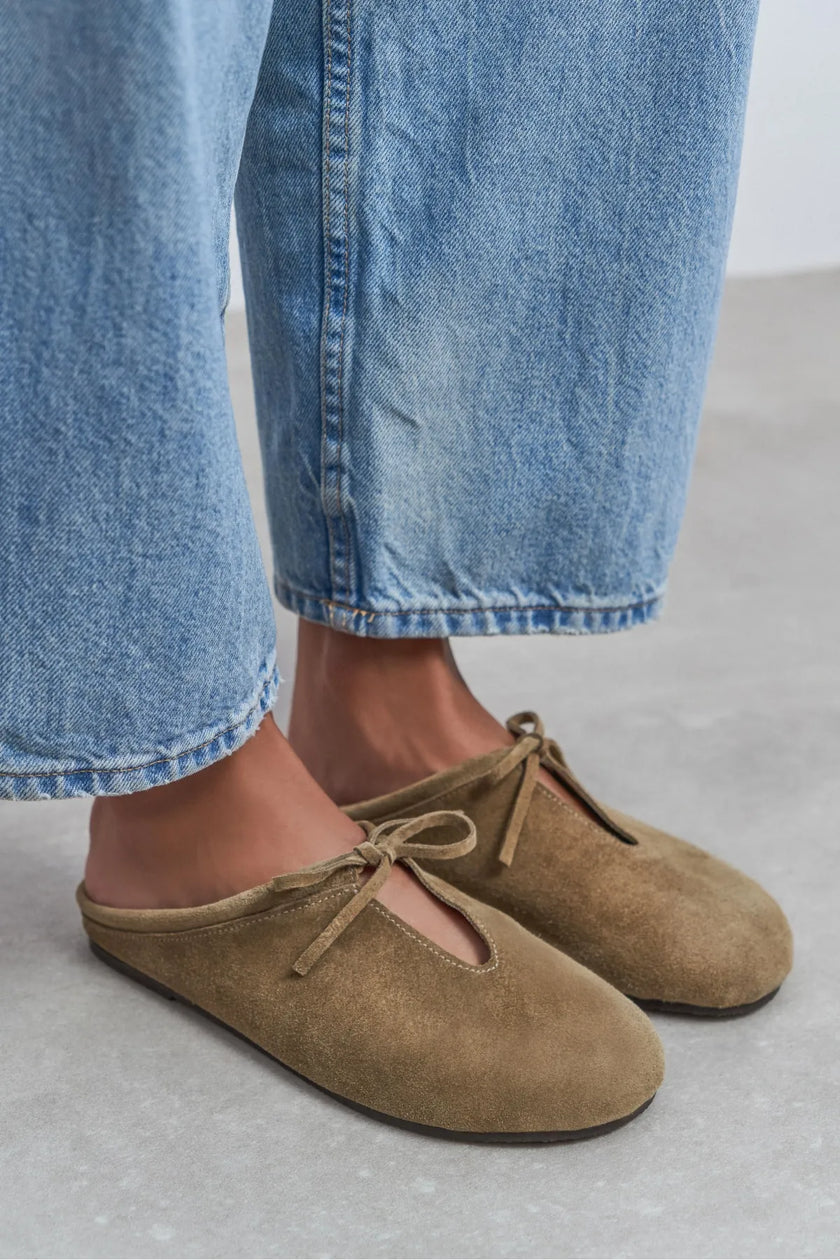 AREM Rome Beige Genuine Leather Suede Bow Detail Women's Flat Slippers