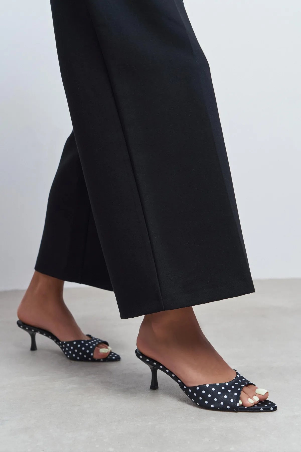 PROMISE Black Polka Dot Patterned Pointed-Toe Women's Heeled Slippers