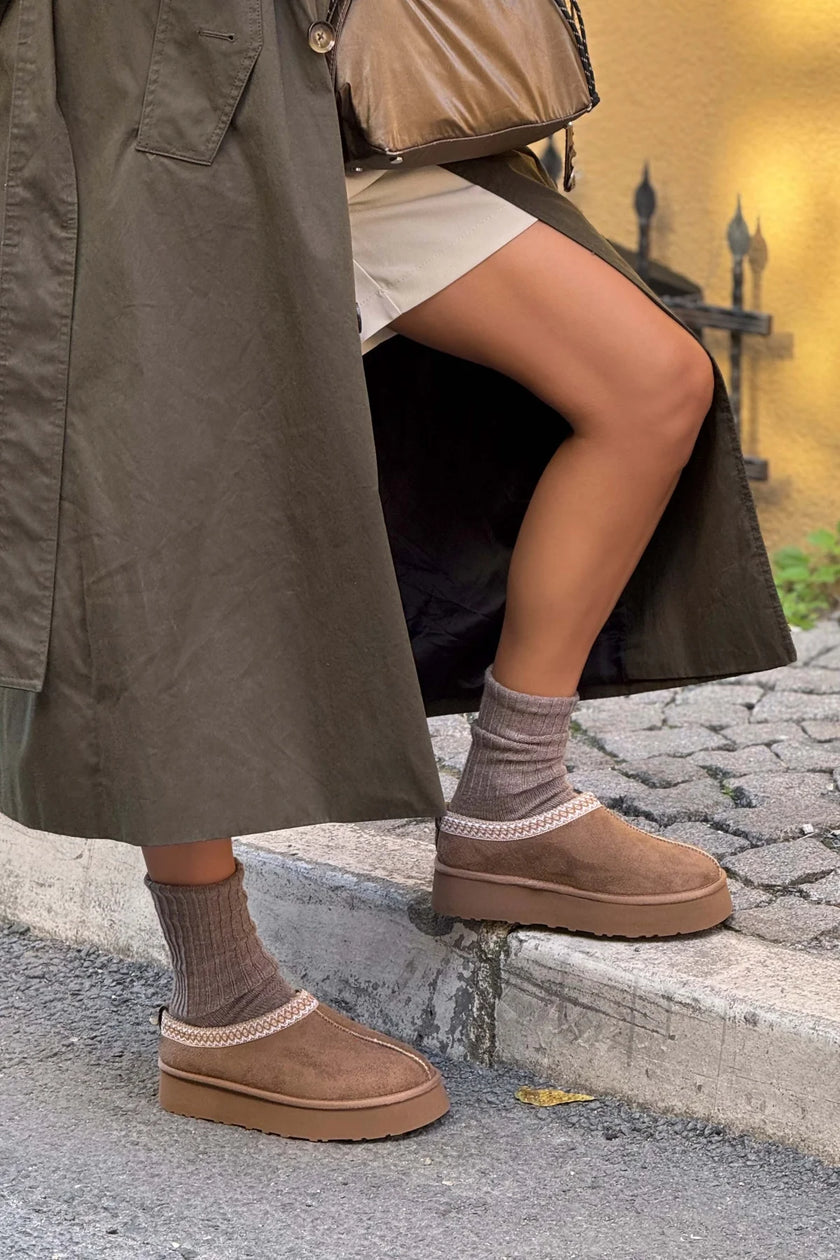 SWEET DARK BEIGE SUEDE FLAT-SOLED HOME SLIPPERS WITH FUR INSIDE