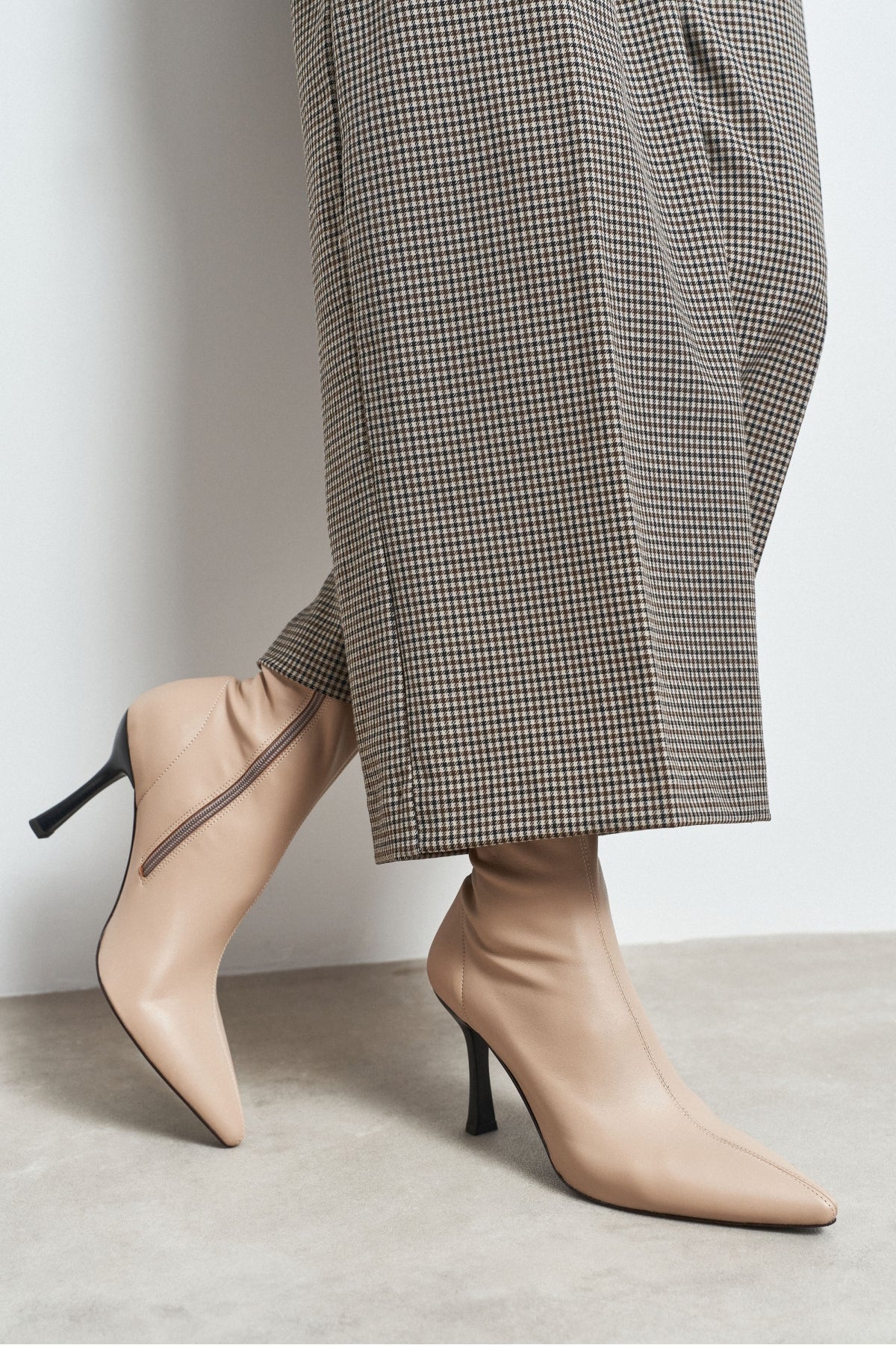 PALMA Nude Matte Stretch Pointed-Toe Ankle Boots – 8 cm Stiletto Heel
