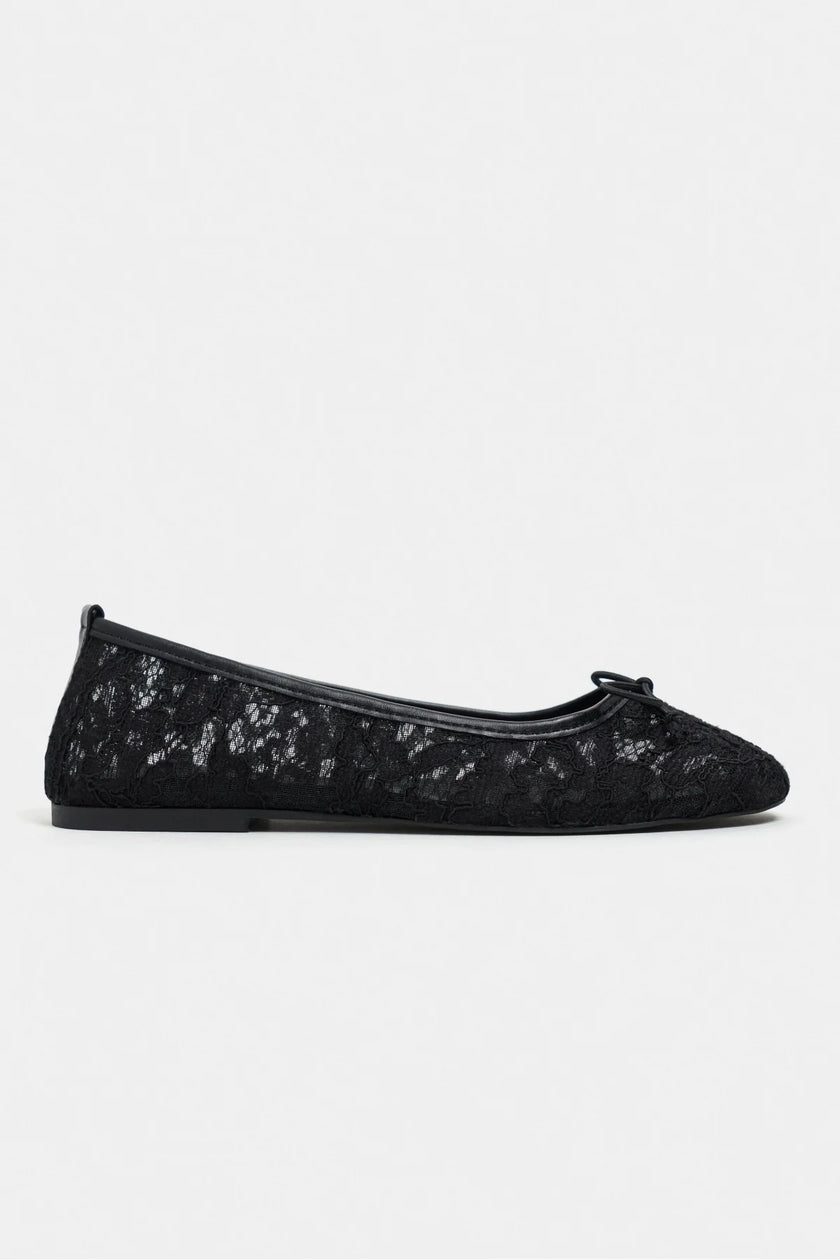 MAGNI Black Lace Embroidered Bow Detail Women’s Ballet Flats