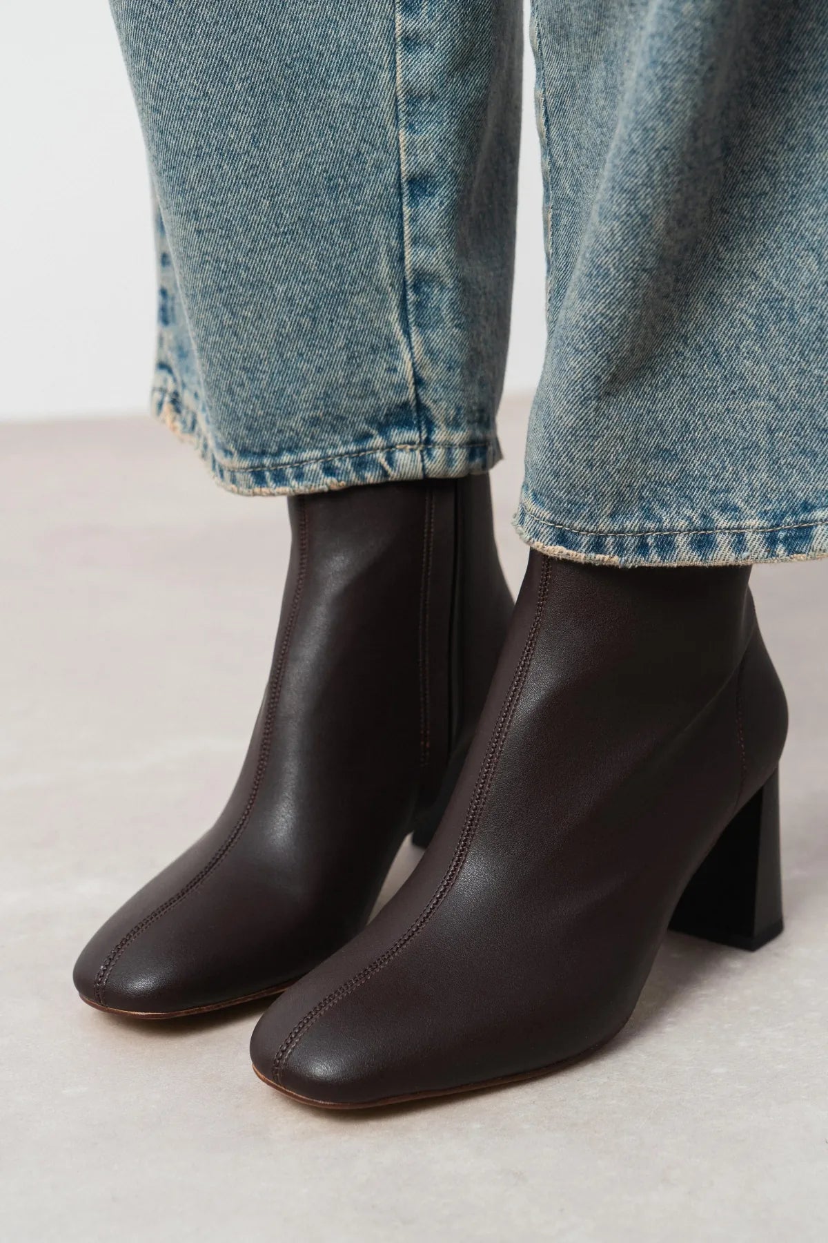 OPLO Coffee Matte Zippered Thick Heel Women's Boots