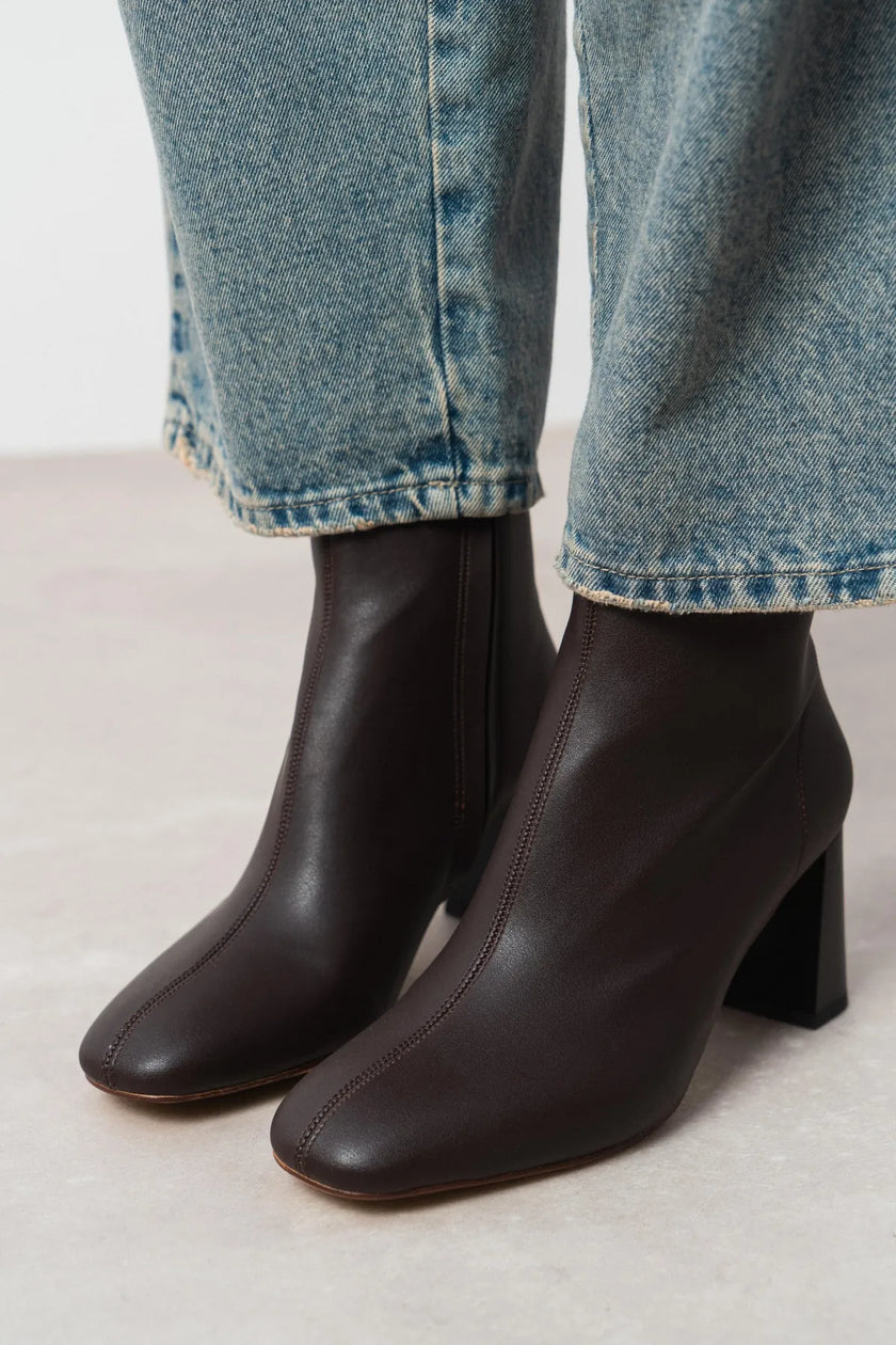 OPLO Coffee Matte Zippered Thick Heel Women's Boots