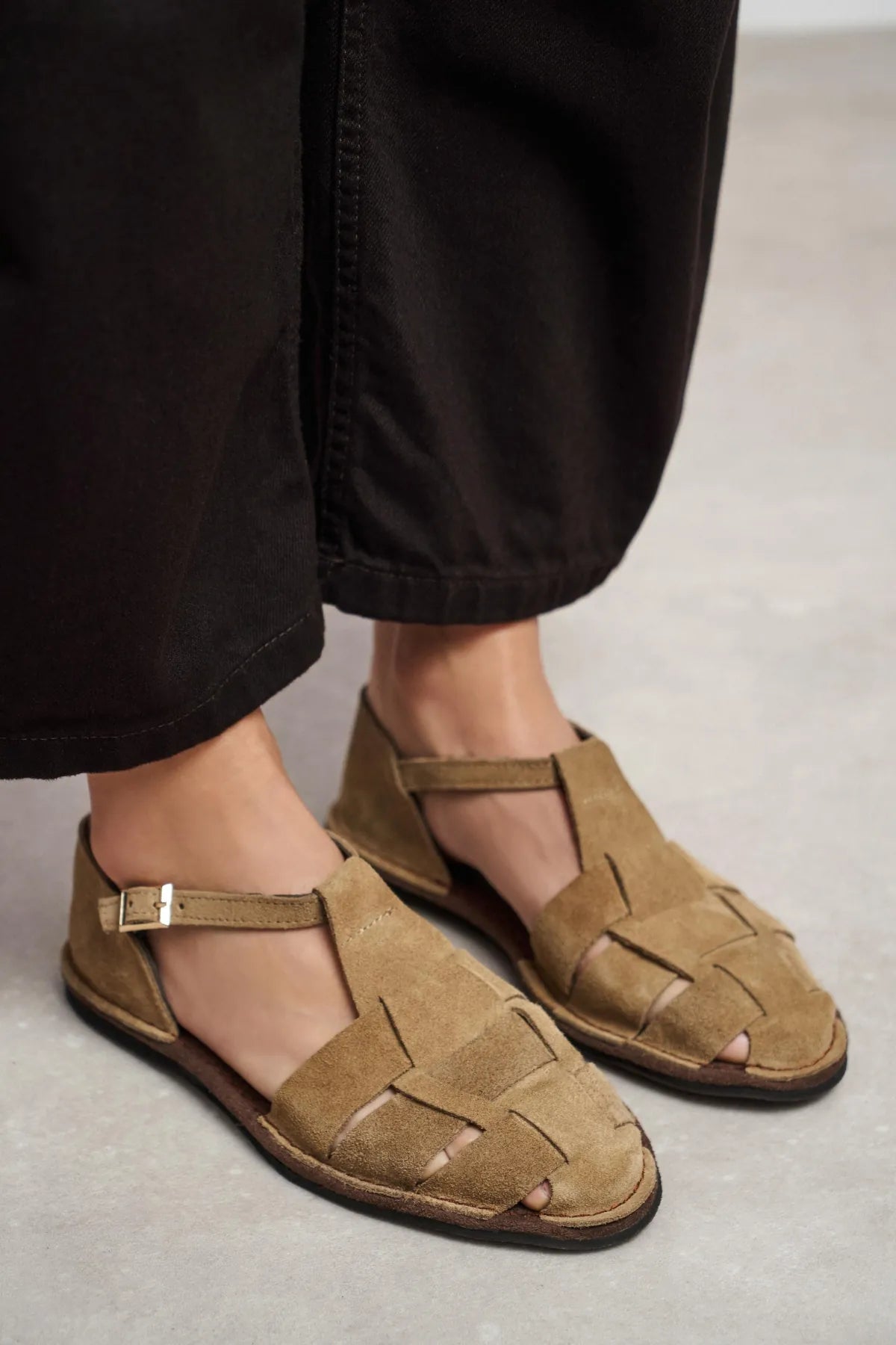 HUGEL Rome Beige Suede Leather Buckle Detail Flat Women’s Sandals | FOOTWEAR | SANDALET | Lebbse HUGEL Rome Beige Suede Leather Buckle Detail Flat Women’s Sandals | FOOTWEAR | SANDALET | Lebbse