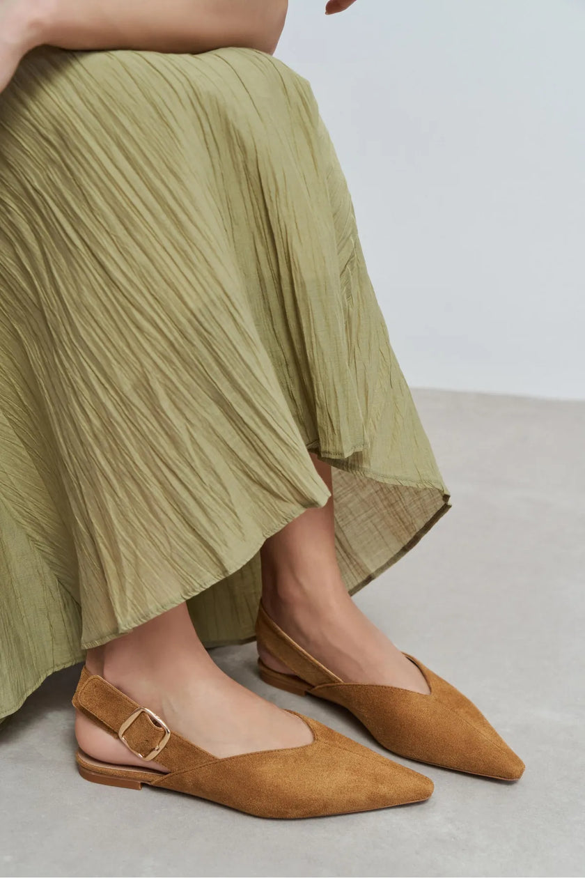 BENETO Tan Suede Pointed Toe Belt Detail Women’s Ballet Flats