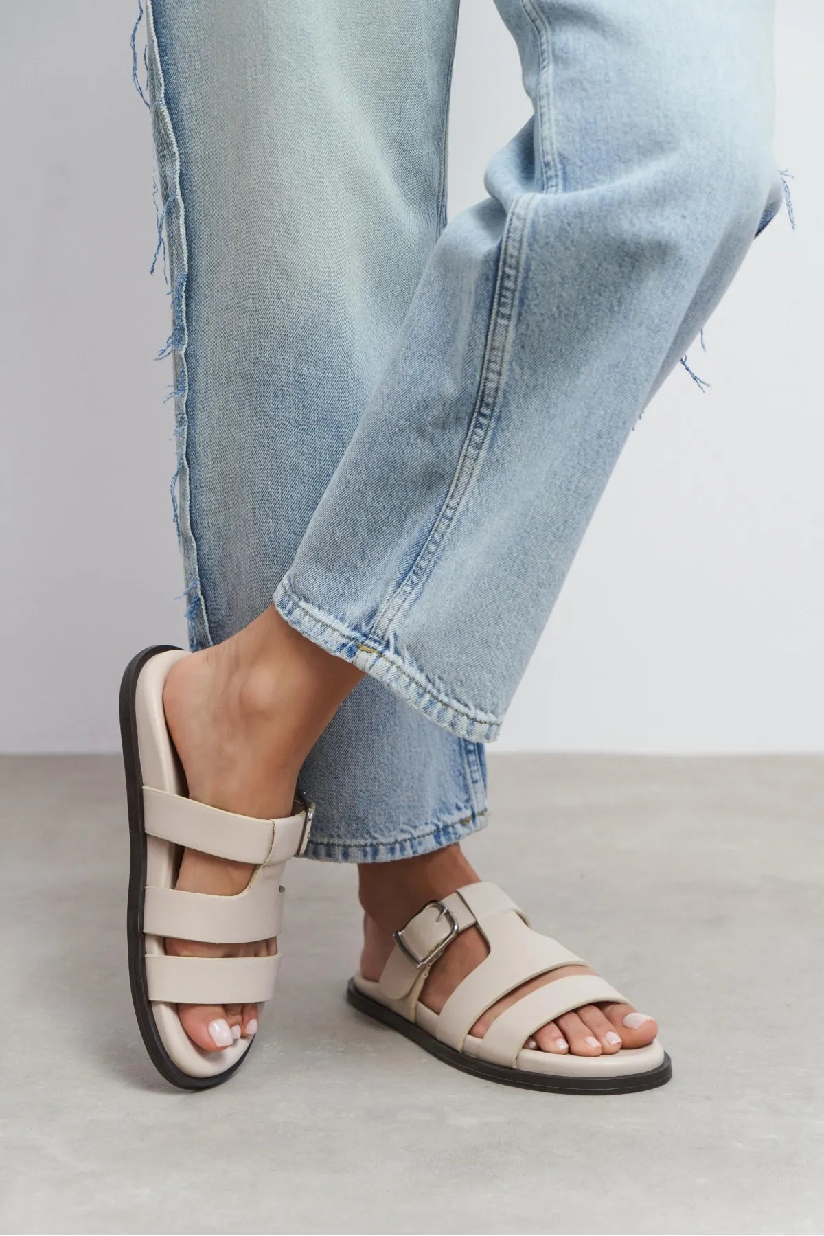 SPIRIT Beige Matte Buckle Detail Flat Women’s Slippers | FOOTWEAR | Slipper | Lebbse SPIRIT Beige Matte Buckle Detail Flat Women’s Slippers | FOOTWEAR | Slipper | Lebbse
