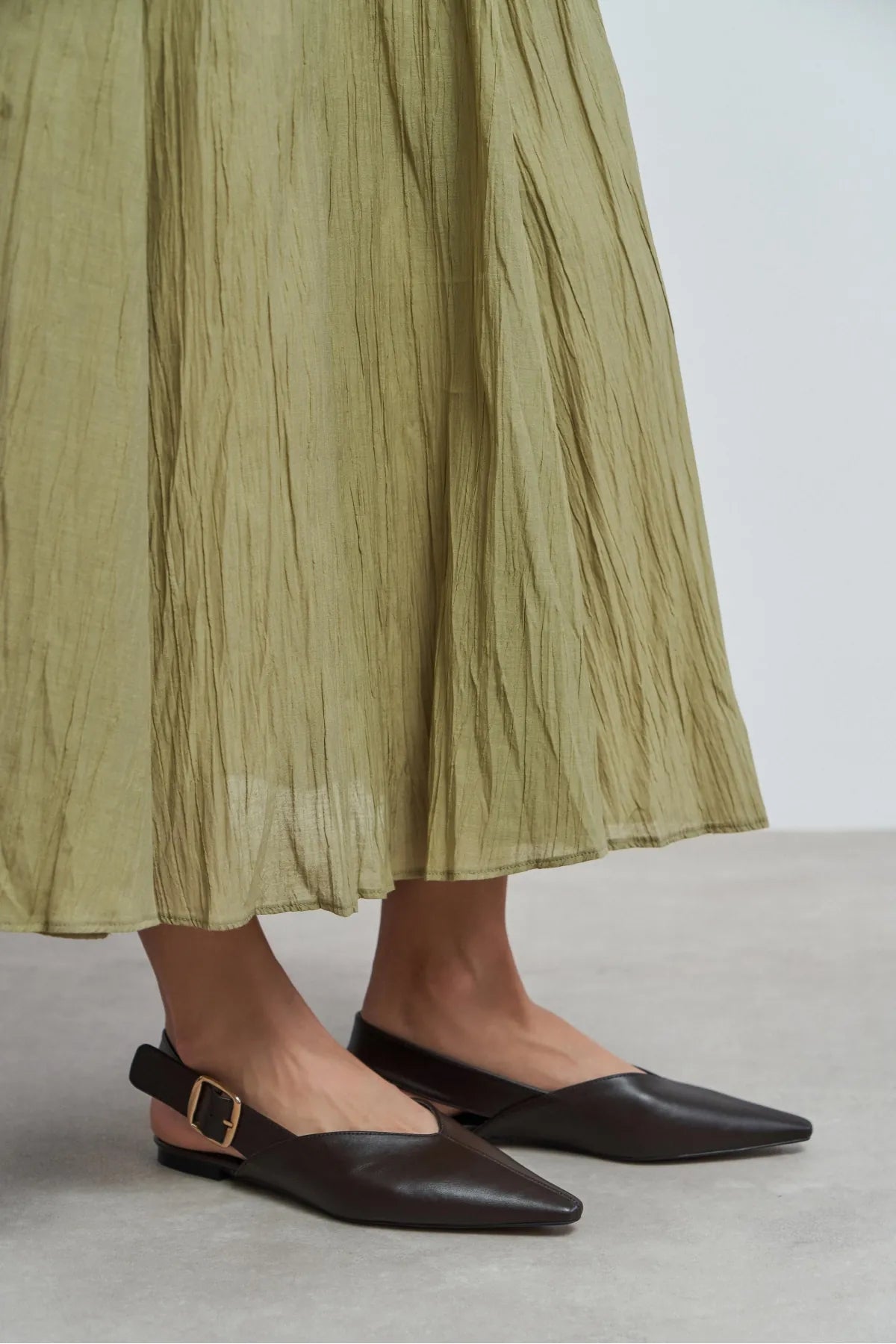 BENETO Coffee Matte Pointed Toe Belt Detail Women’s Ballet Flats | Ballet Flats | FOOTWEAR | Lebbse