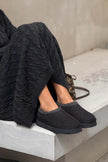 SWEET BLACK SUEDE FLAT-SOLED HOME SLIPPERS WITH FUR INSIDE