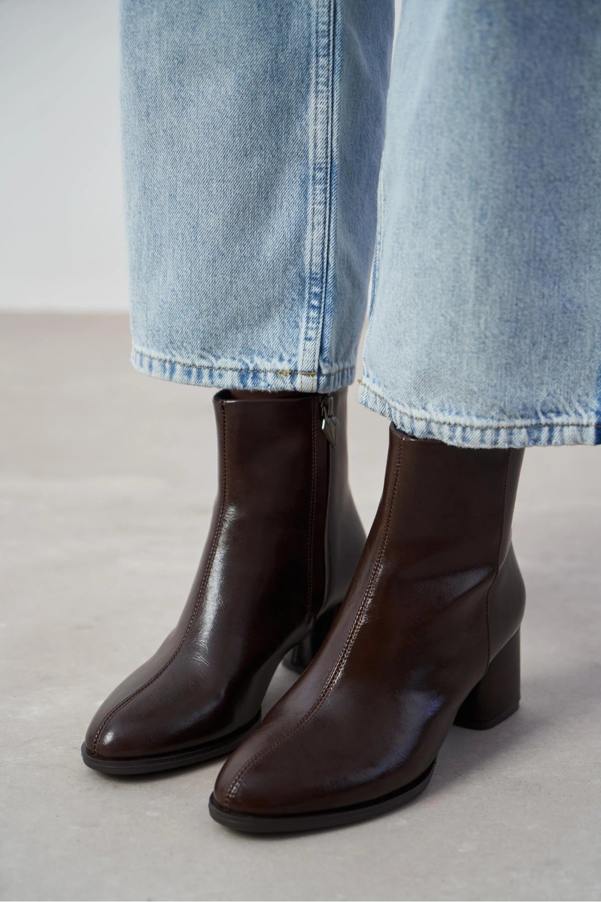 BONI BROWN RUSTIC PATTERNED MATTE ZIPPERED WOMEN'S HIGH-HEEL BOOTS