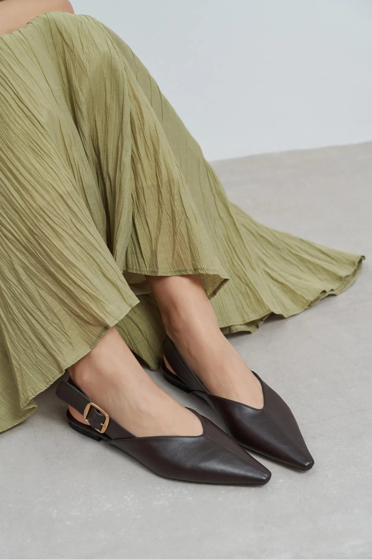 BENETO Coffee Matte Pointed Toe Belt Detail Women’s Ballet Flats