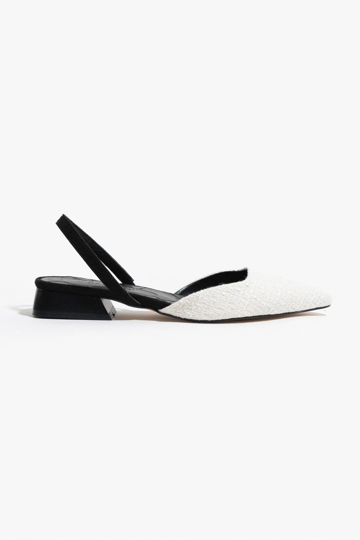 ELVİRA WHITE KILIM WOMEN'S POINTED TOE BALLERINAS WITH RACKED ELASTIC | Flats | FOOTWEAR | Loafers ELVİRA WHITE KILIM WOMEN'S POINTED TOE BALLERINAS WITH RACKED ELASTIC | Flats | FOOTWEAR | Loafers
