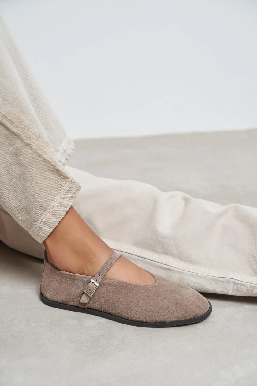 Nora Dark Beige Suede Genuine Leather Buckle Detail Flat Women's Ballet Flats