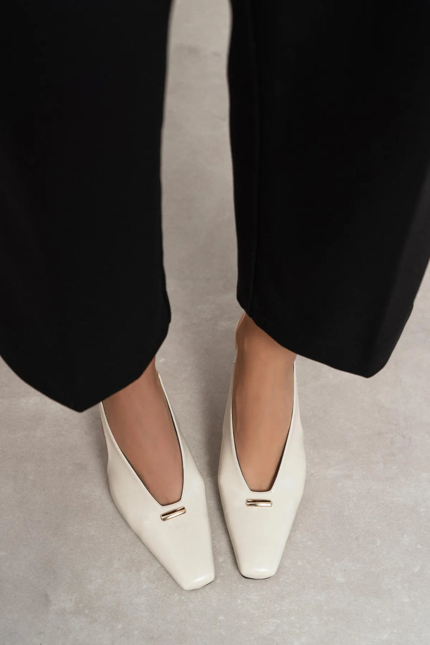 TIGY Beige Rustic Patterned Closed Toe Back Strap Buckle Detail Women’s Heel Shoes