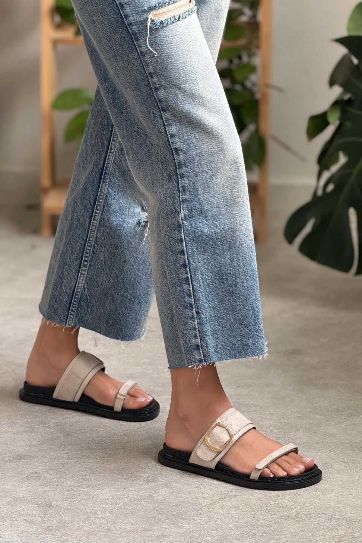 Pinky Beige Suede Buckle Detail Velcro Flat Sole Women's Slippers