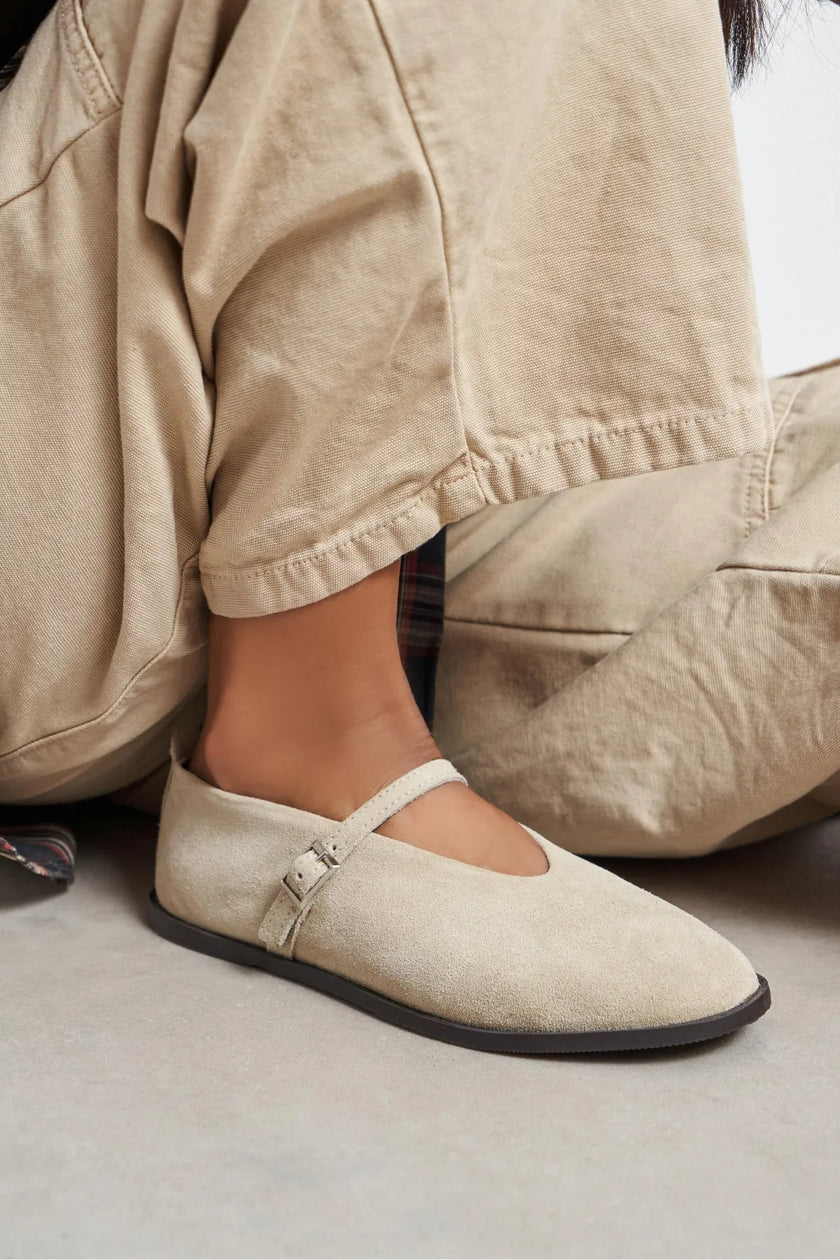 Nora Beige Suede Genuine Leather Buckle Detail Flat Women's Ballet Flats
