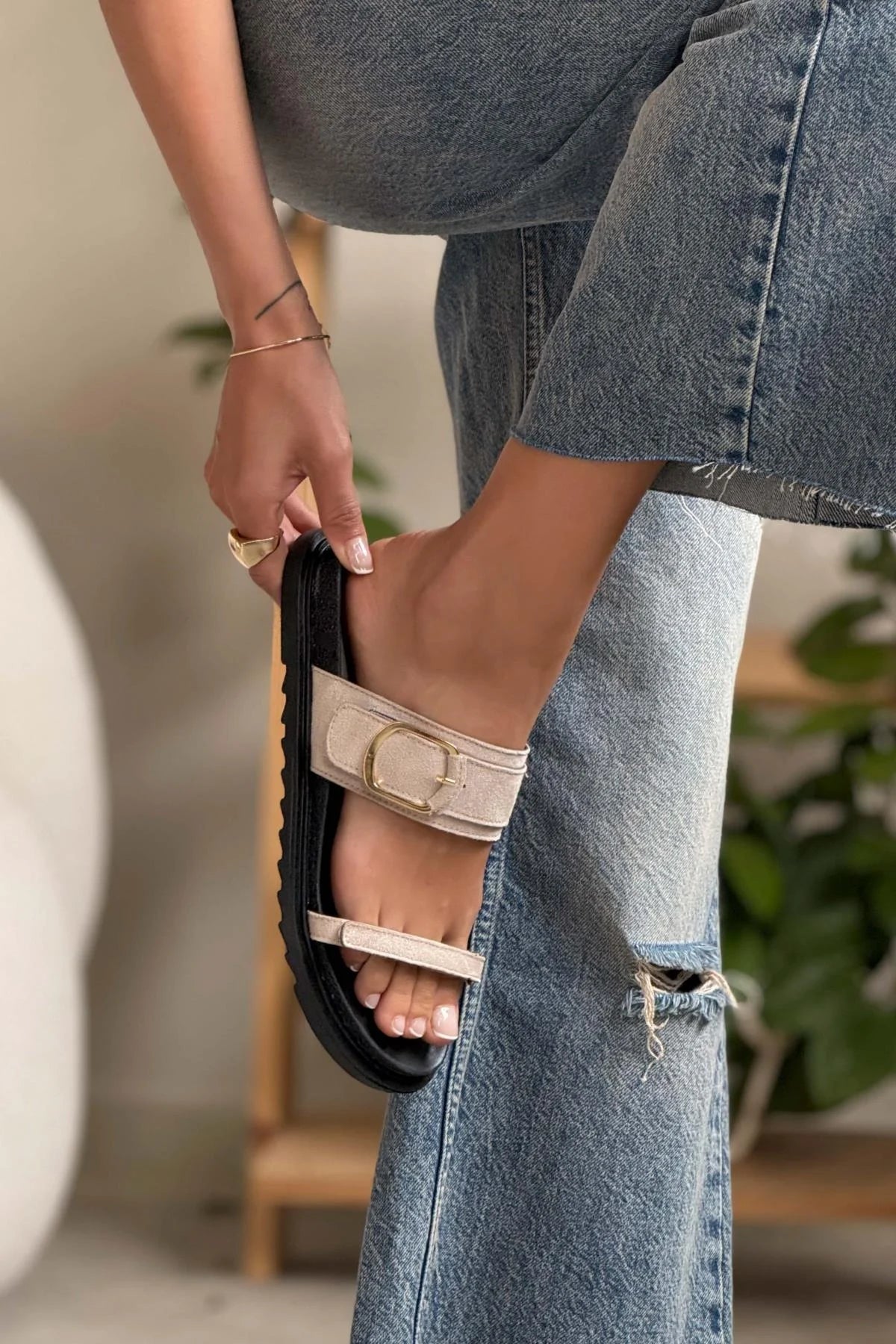 Pinky Beige Suede Buckle Detail Velcro Flat Sole Women's Slippers