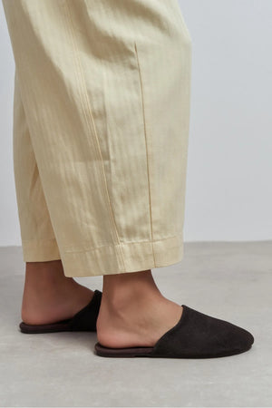 MODI BITTER BROWN SUEDE LEATHER WOMEN’S CLOSED SLIPPERS