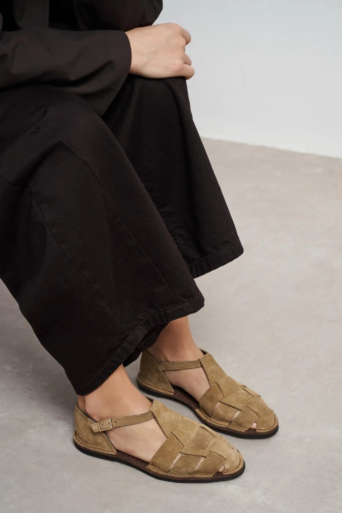 HUGEL Rome Beige Suede Leather Buckle Detail Flat Women’s Sandals | FOOTWEAR | SANDALET | Lebbse HUGEL Rome Beige Suede Leather Buckle Detail Flat Women’s Sandals | FOOTWEAR | SANDALET | Lebbse