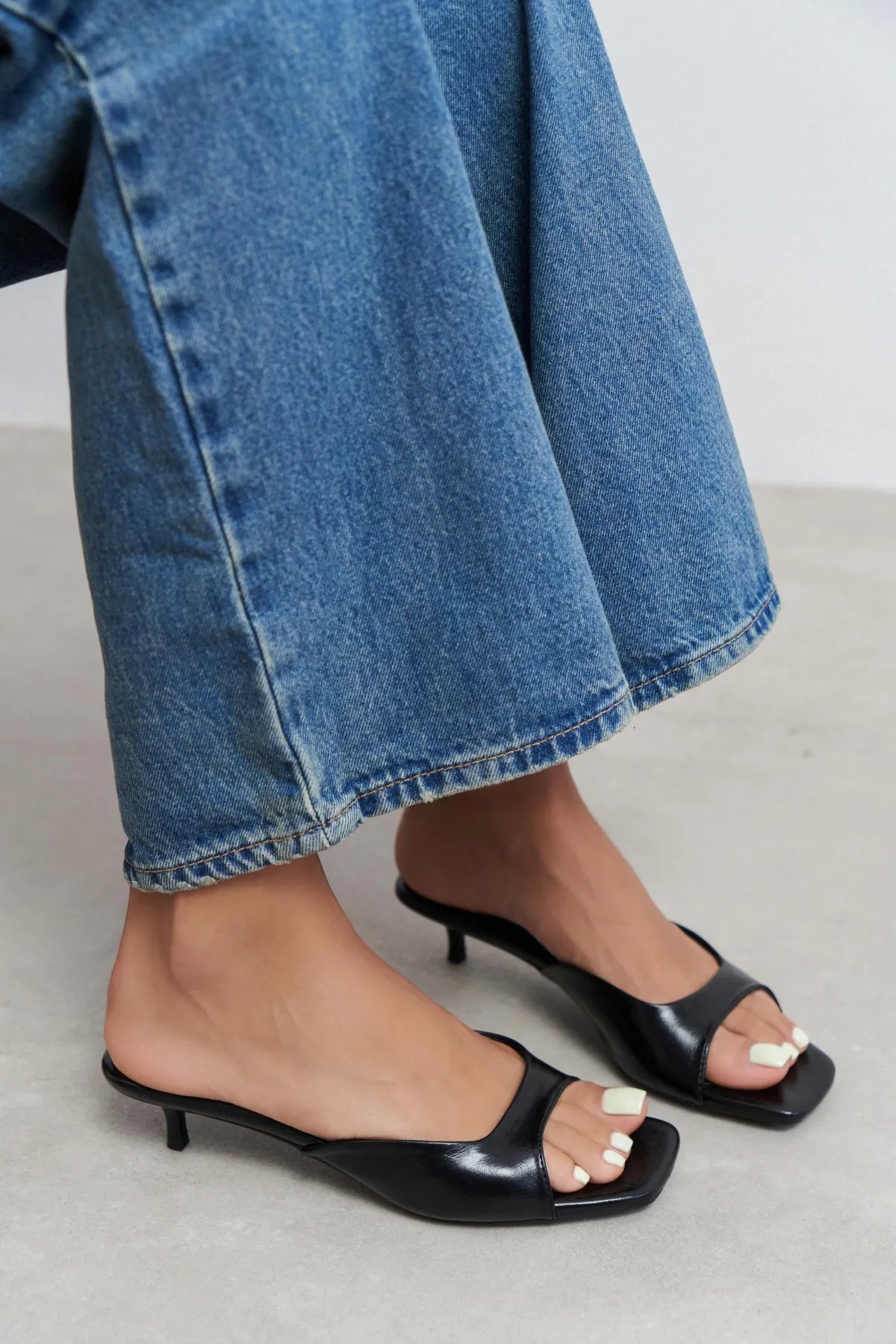 Hazel Black Rustic Patterned Square-Toe Women's Slim-Heeled Slippers