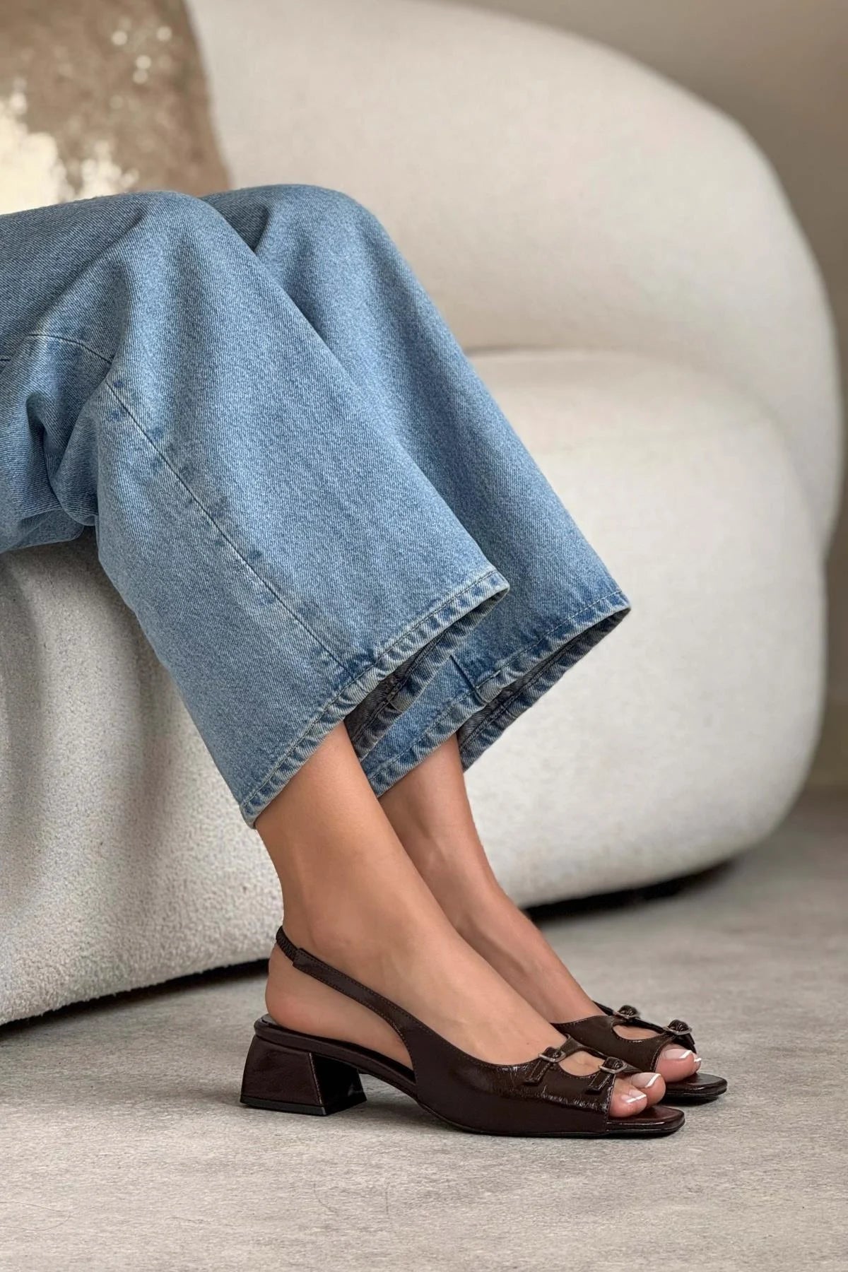 Ernest Coffee Wrinkled Matte Belt Detailed Short Heeled Women's Sandals