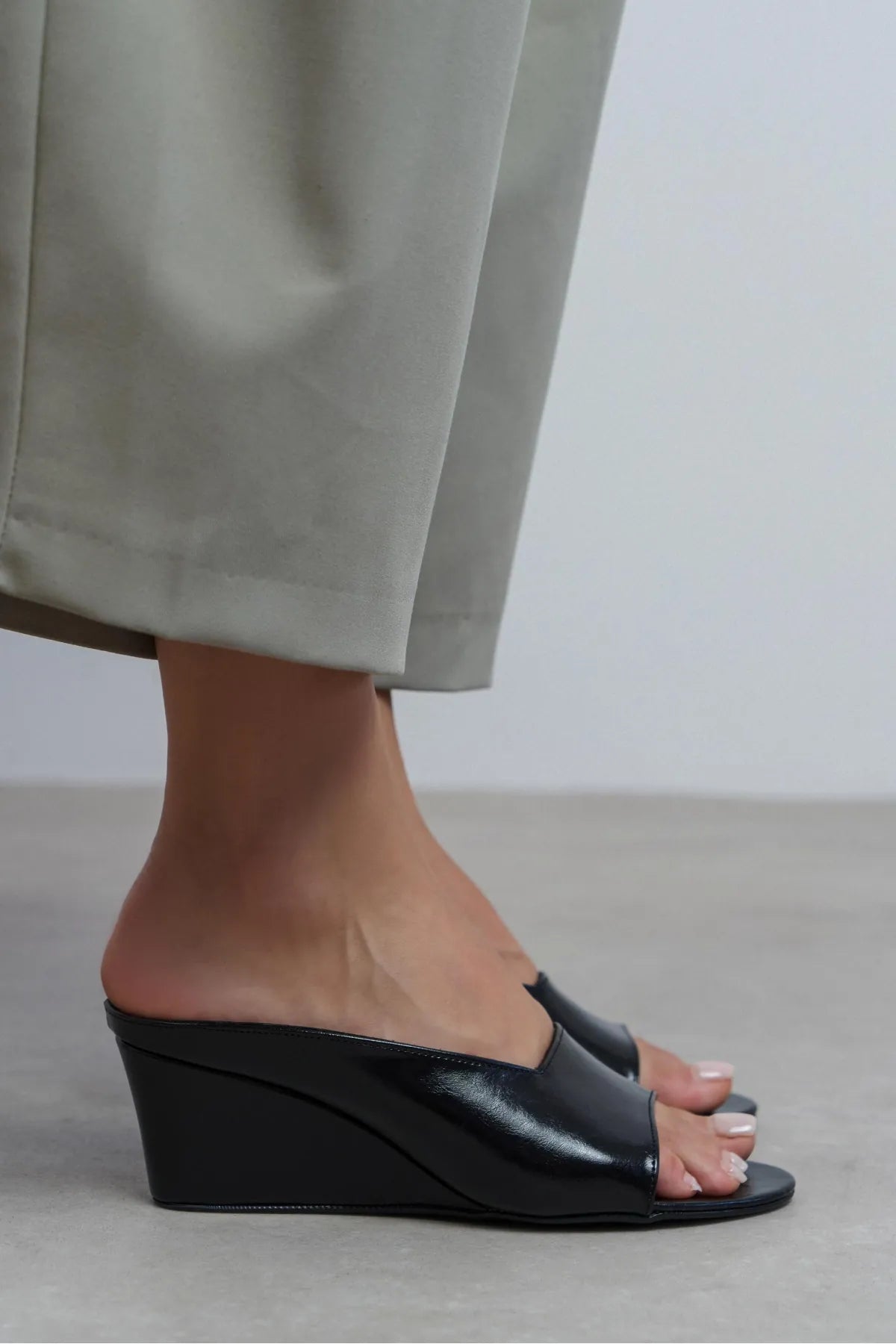 ALLISON Black Rustic Wedge Heel Women’s Mules | FOOTWEAR | Slipper | Lebbse ALLISON Black Rustic Wedge Heel Women’s Mules | FOOTWEAR | Slipper | Lebbse