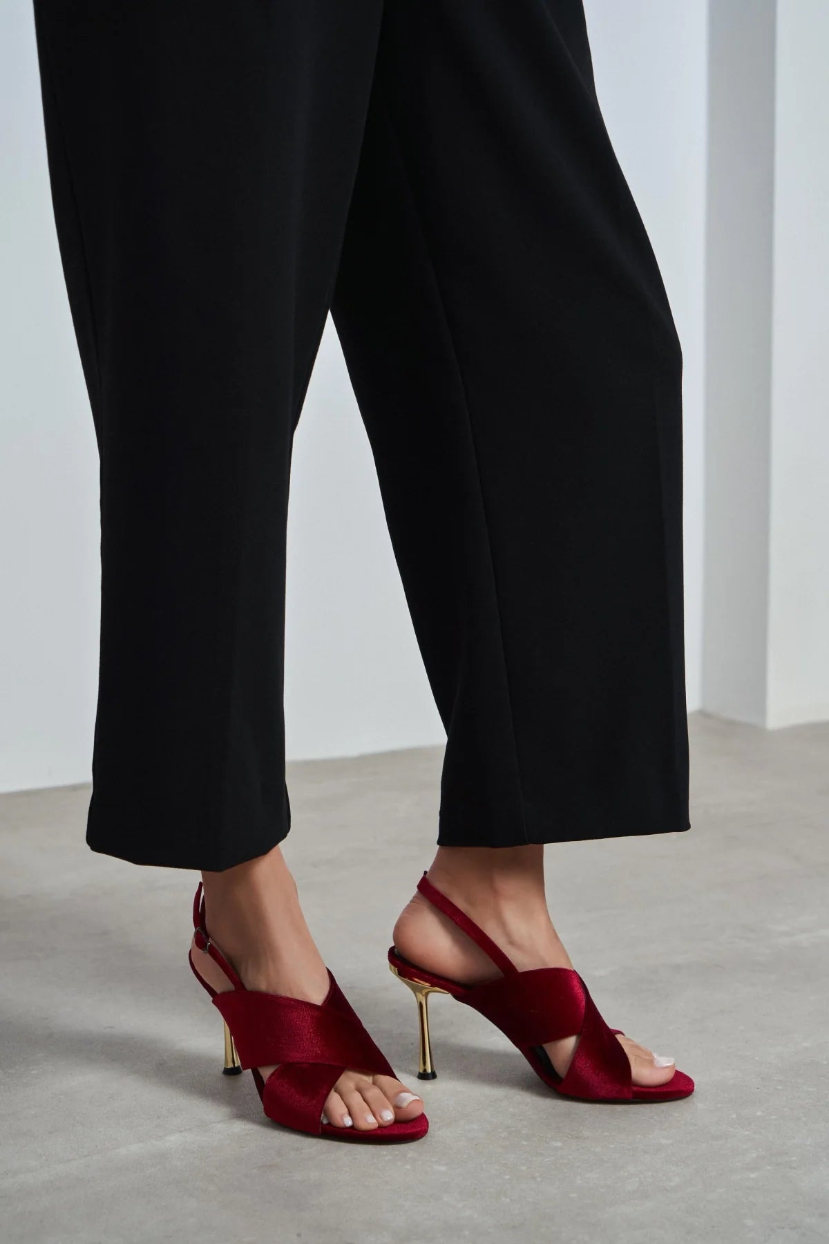 ZOYA Burgundy Velvet Cross Strap Women’s Thin Heel Sandals