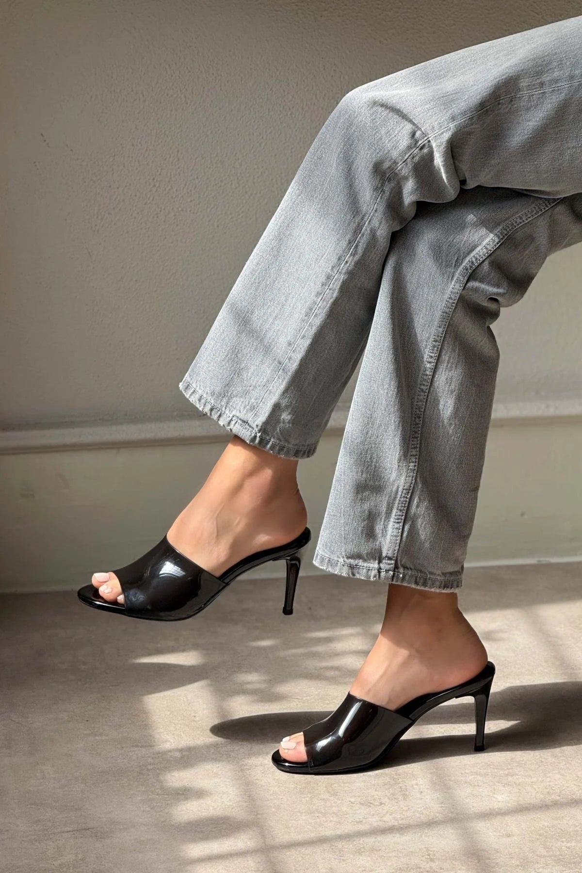 Morris Black Transparent Band Detail Women's Heeled Slippers