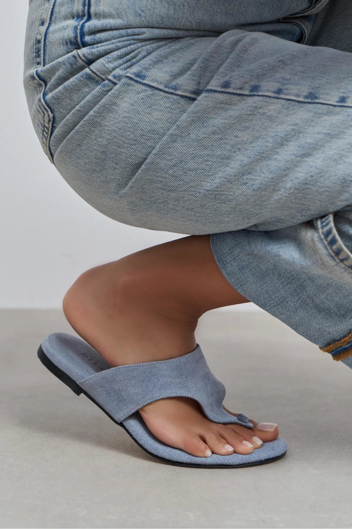 ALMIRA BABY BLUE SUEDE LEATHER WOMEN’S FLAT TOE-POST SLIPPERS