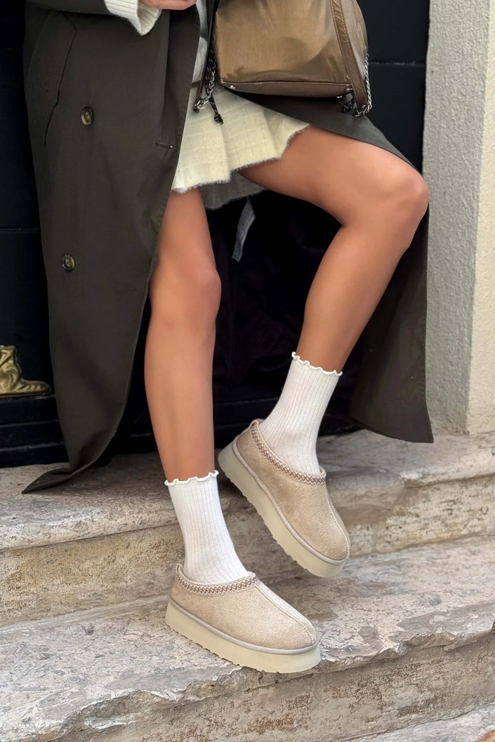 SWEET SAND BEIGE SUEDE FLAT-SOLED HOME SLIPPERS WITH FUR INSIDE