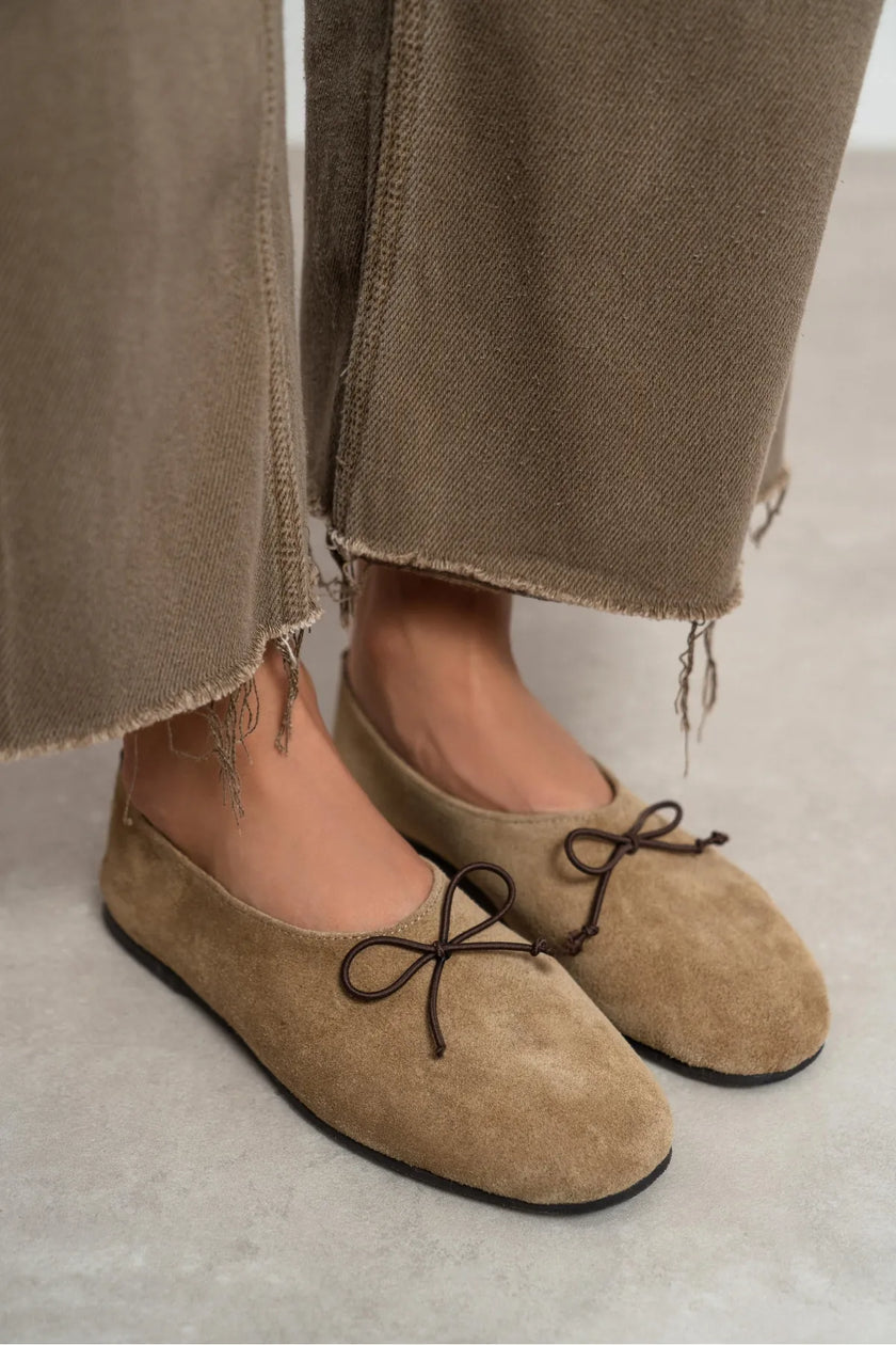 REYNA Rome Beige Genuine Leather Bow Detail Women’s Flat Ballet Shoes