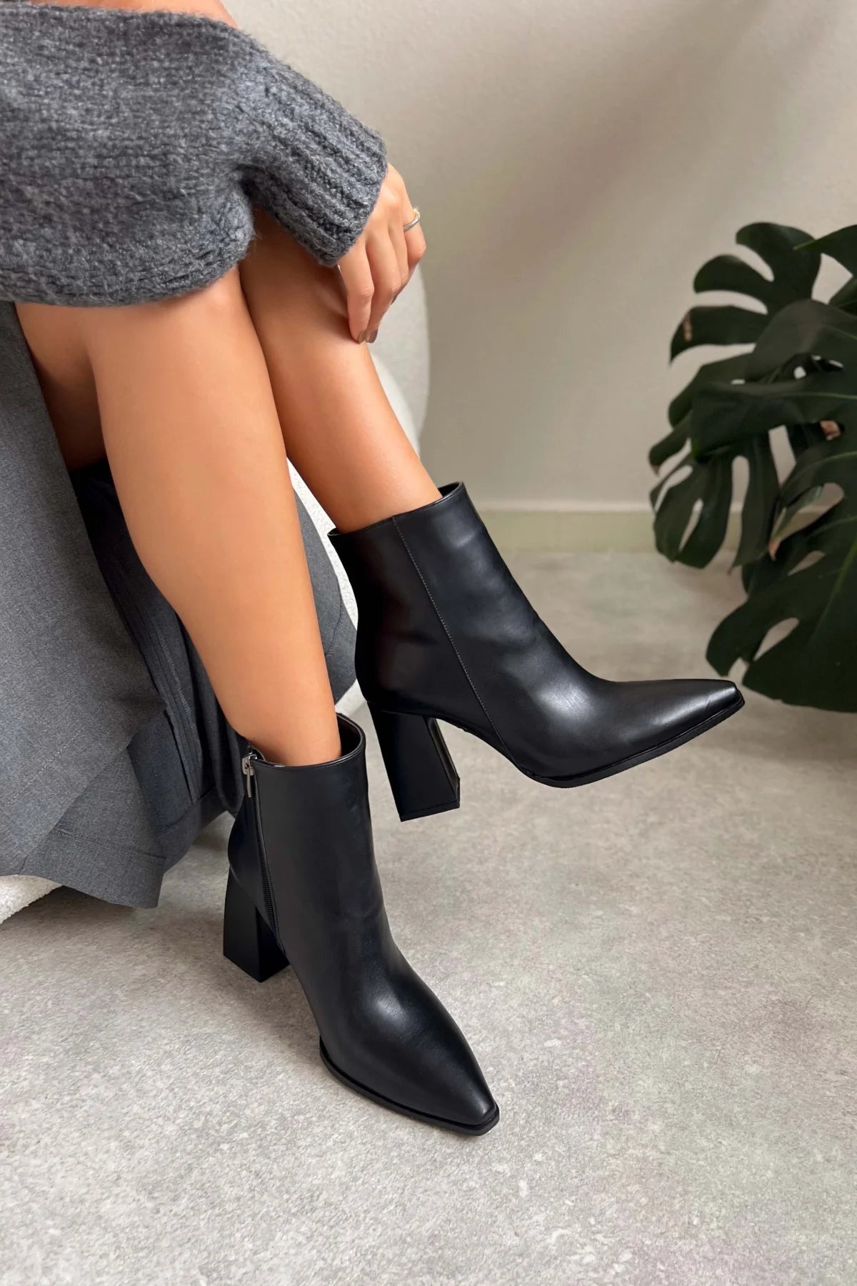 JUANITA BLACK MATTE ZIPPER DETAIL WOMEN'S HIGH-HEEL BOOTS | Boots | FOOTWEAR JUANITA BLACK MATTE ZIPPER DETAIL WOMEN'S HIGH-HEEL BOOTS | Boots | FOOTWEAR