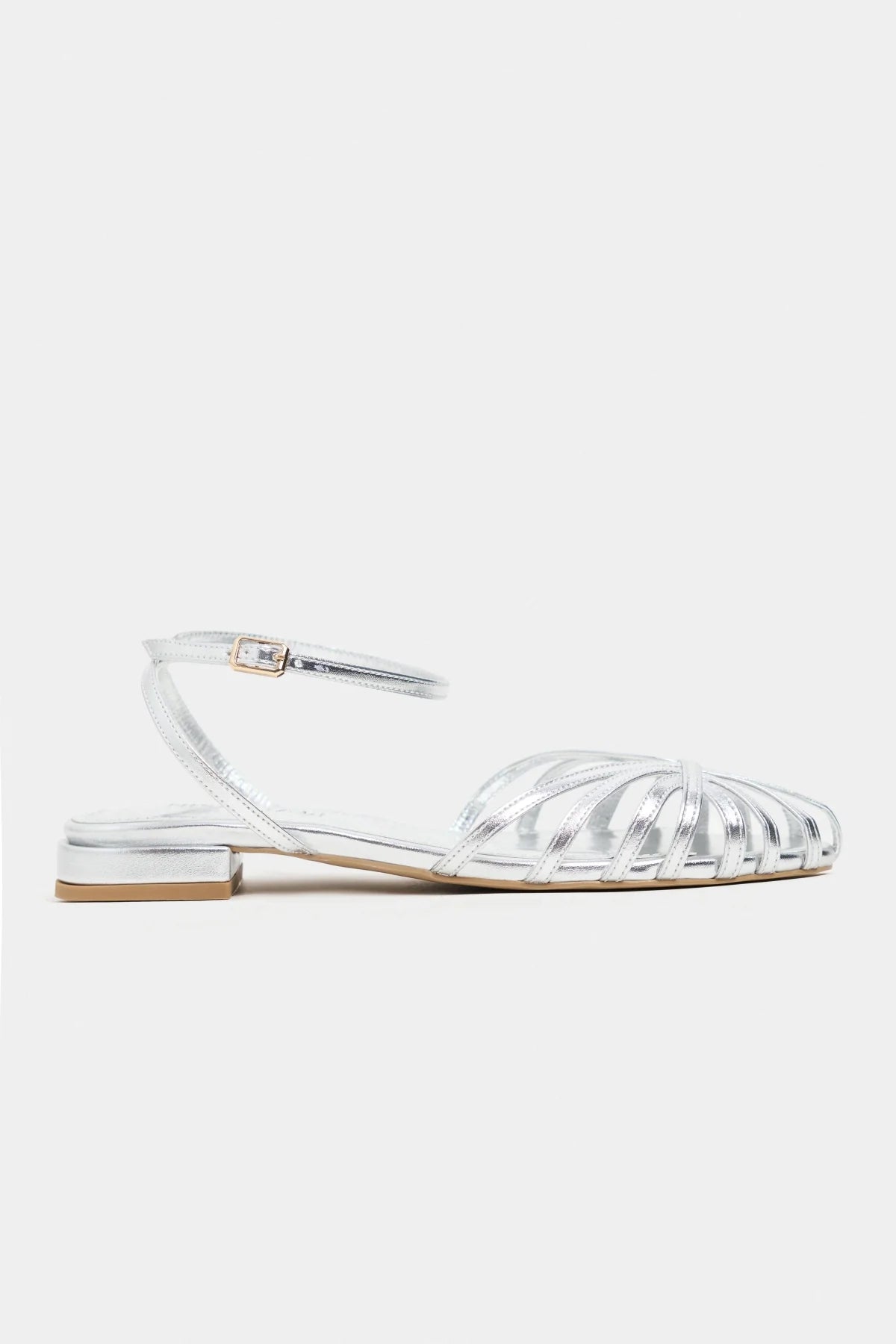 PIKA Silver Metallic Buckle Detail Women’s Sandal Flats | FOOTWEAR | SANDALET | Lebbse PIKA Silver Metallic Buckle Detail Women’s Sandal Flats | FOOTWEAR | SANDALET | Lebbse