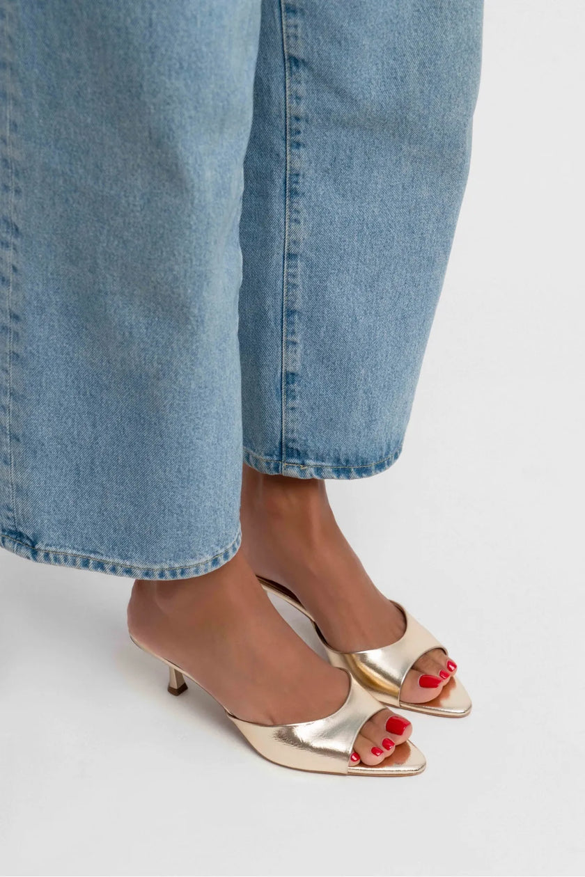 PROMISE Gold Patterned Pointed-Toe Women’s Slim Heel Slipper