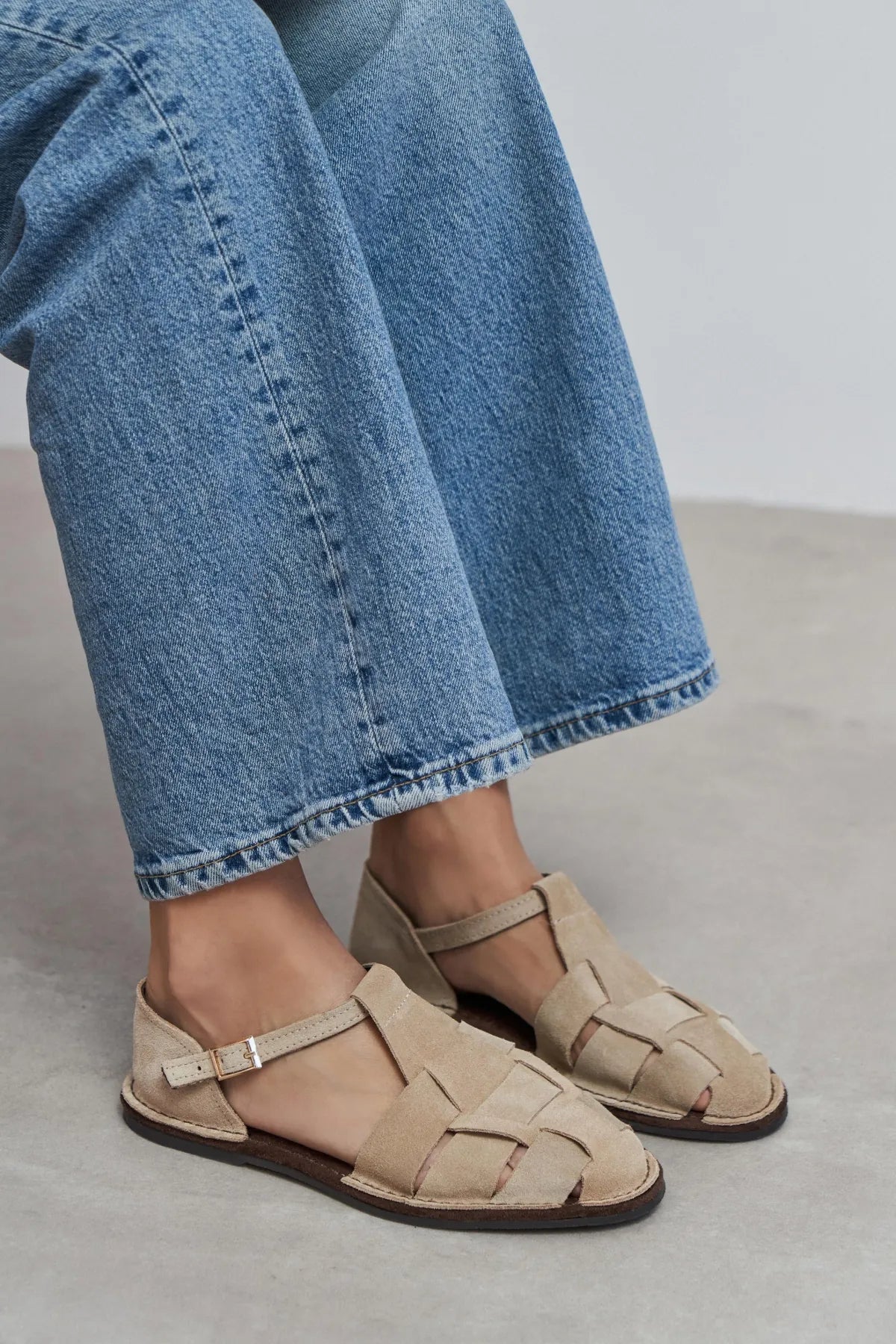 HUGEL Beige Suede Leather Buckle Detail Women’s Sandals | FOOTWEAR | SANDALET | Lebbse