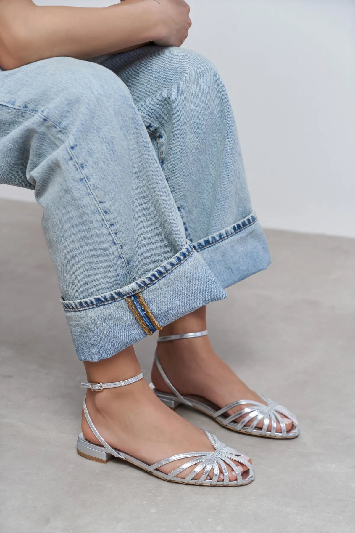 PIKA Silver Metallic Buckle Detail Women’s Sandal Flats | FOOTWEAR | SANDALET | Lebbse PIKA Silver Metallic Buckle Detail Women’s Sandal Flats | FOOTWEAR | SANDALET | Lebbse