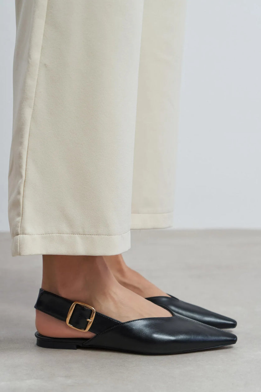 BENETO Black Matte Pointed Toe Belt Detail Women’s Ballet Flats