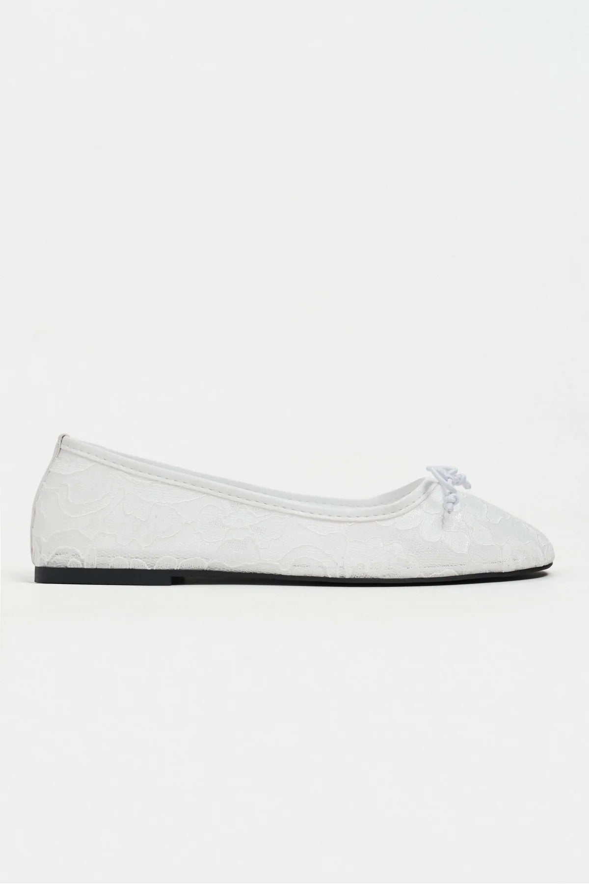 MAGNI White Lace Embroidered Bow Detail Women’s Ballet Flats | Ballet Flats | FOOTWEAR | Lebbse MAGNI White Lace Embroidered Bow Detail Women’s Ballet Flats | Ballet Flats | FOOTWEAR | Lebbse