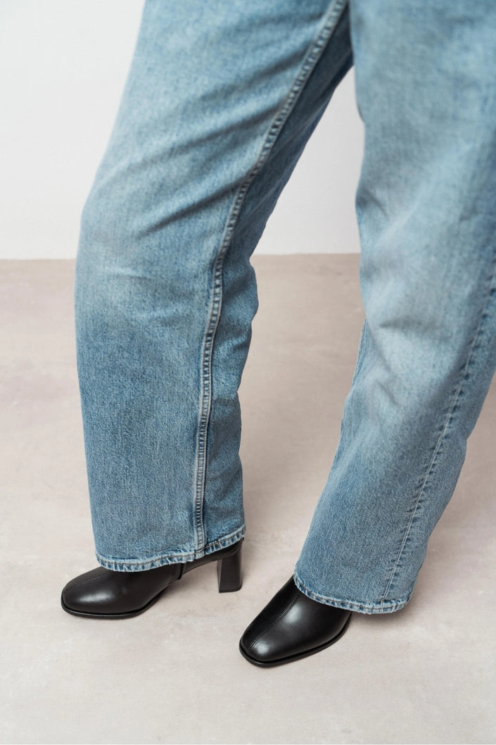 CHESTER BLACK MATTE ZIPPERED THICK-HEELED WOMEN'S BOOTS