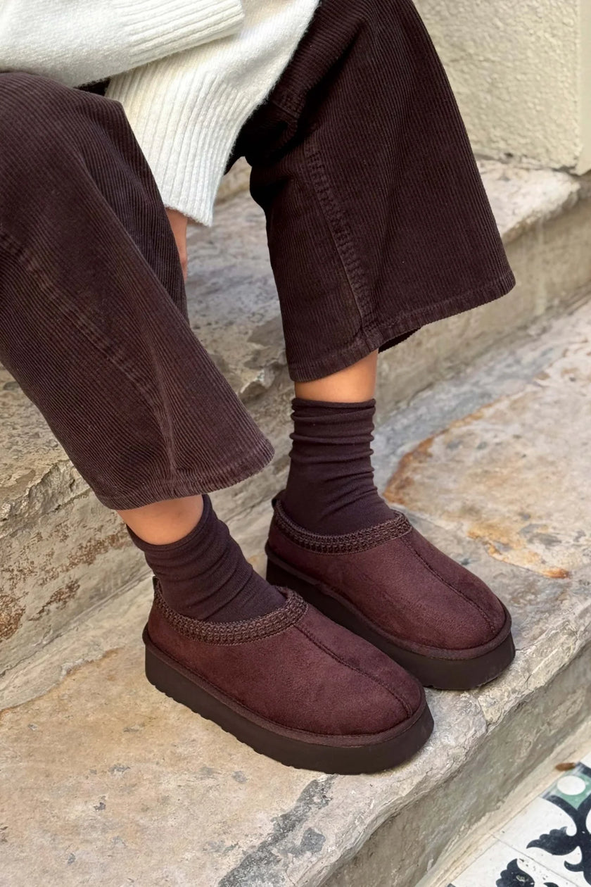 SWEET BROWN SUEDE FLAT-SOLED HOME SLIPPERS WITH FUR INSIDE